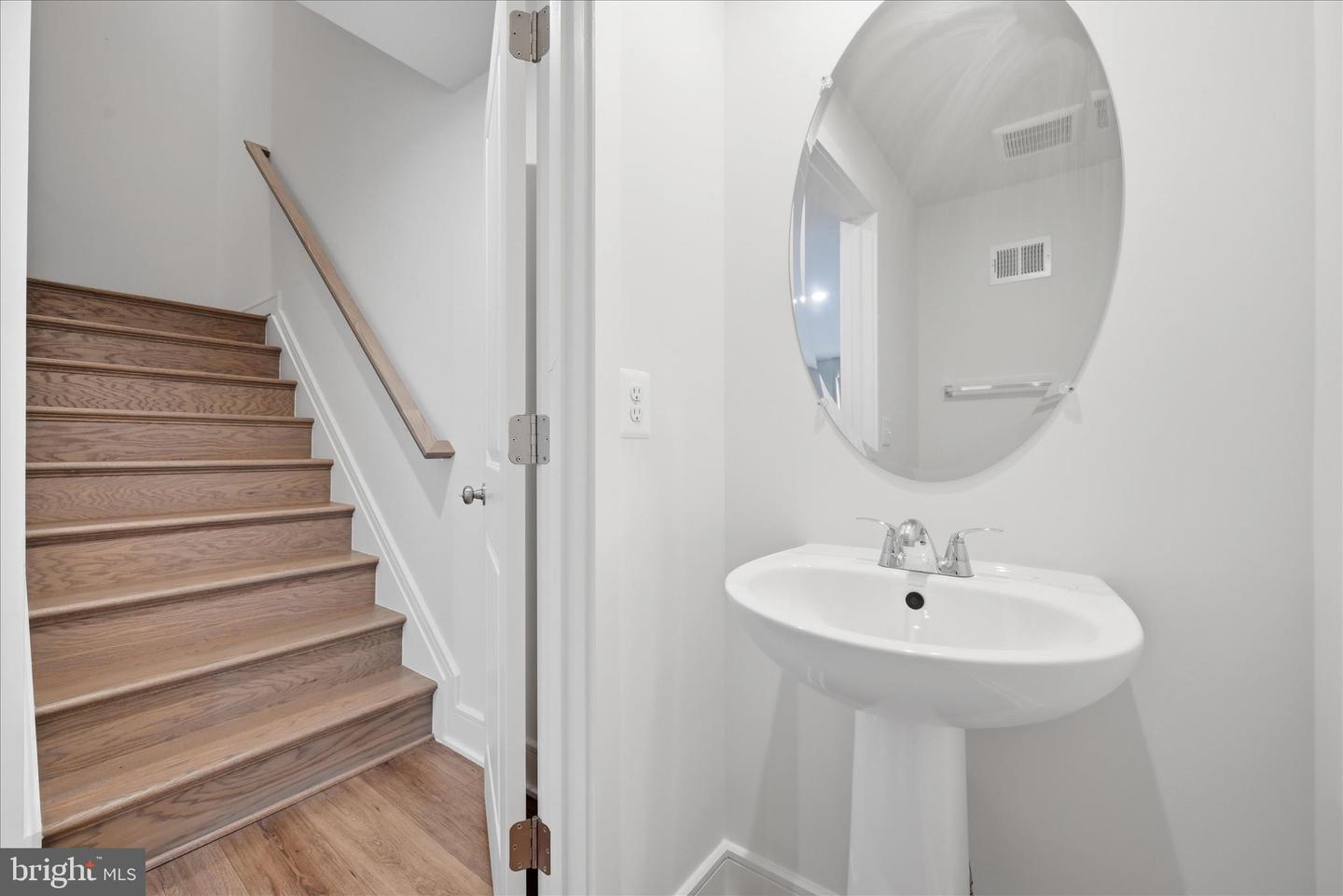 120 Leather Flower Dr Property Photo 24