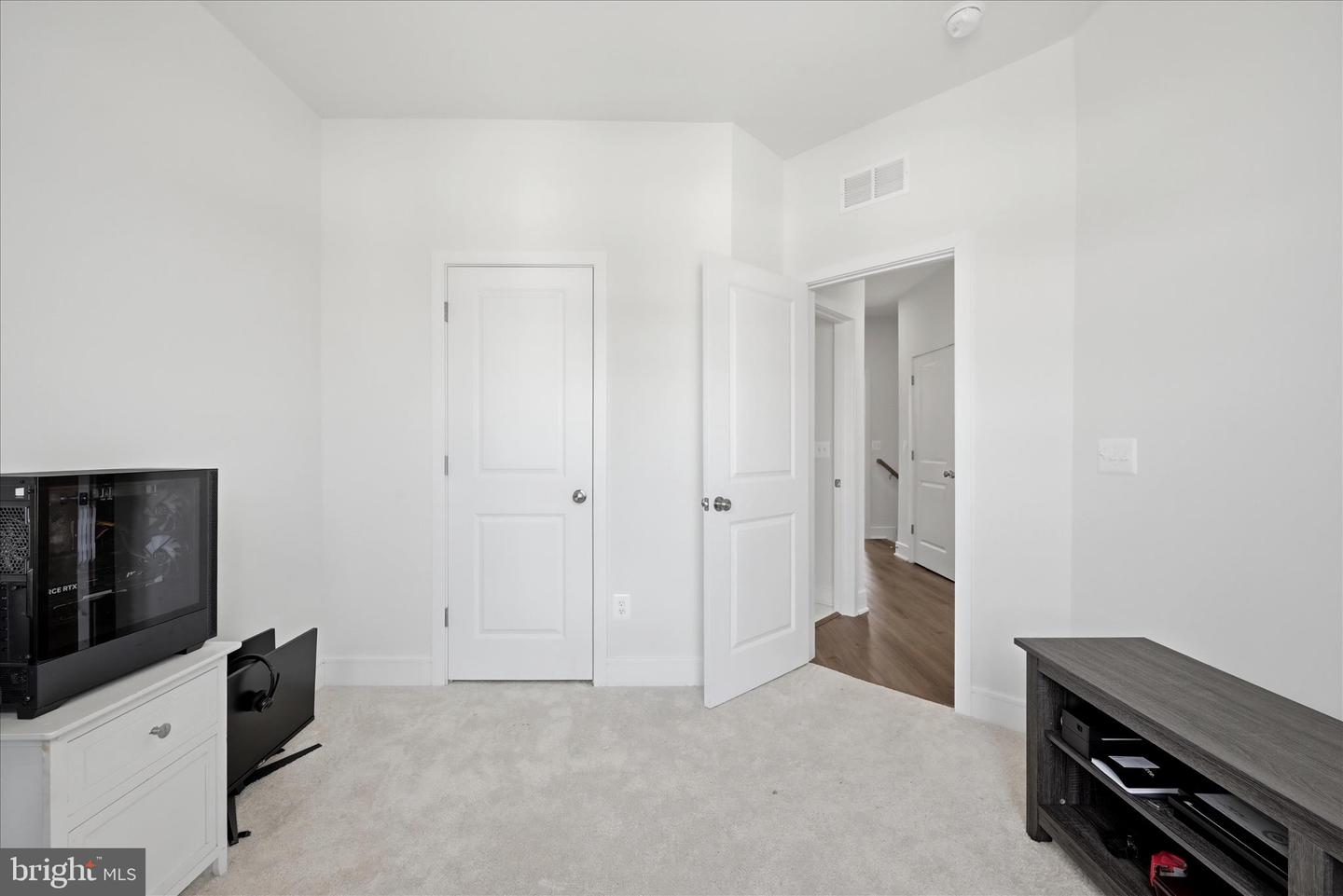 120 Leather Flower Dr Property Photo 33