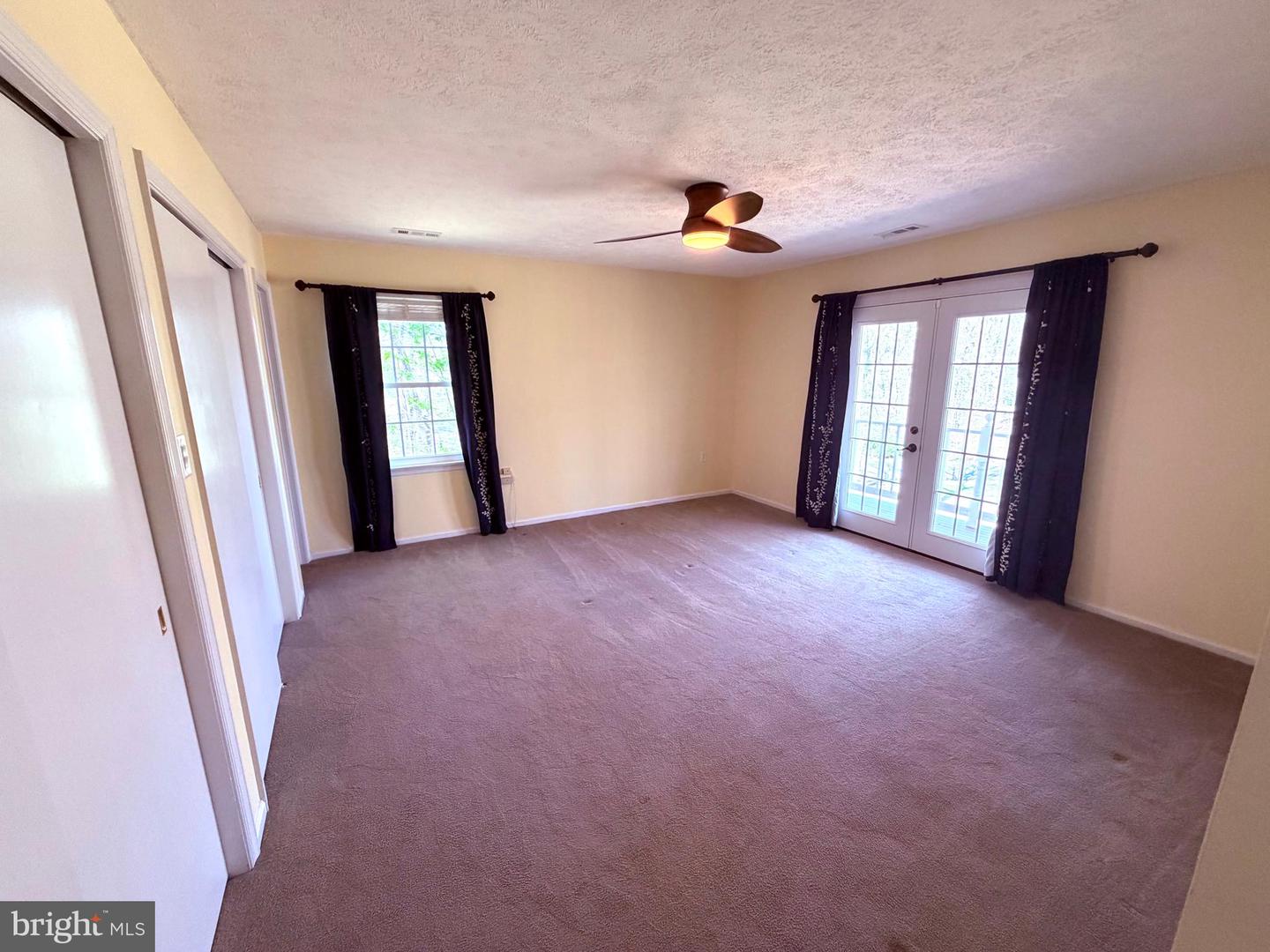 405 Spring Valley Dr Property Photo 21