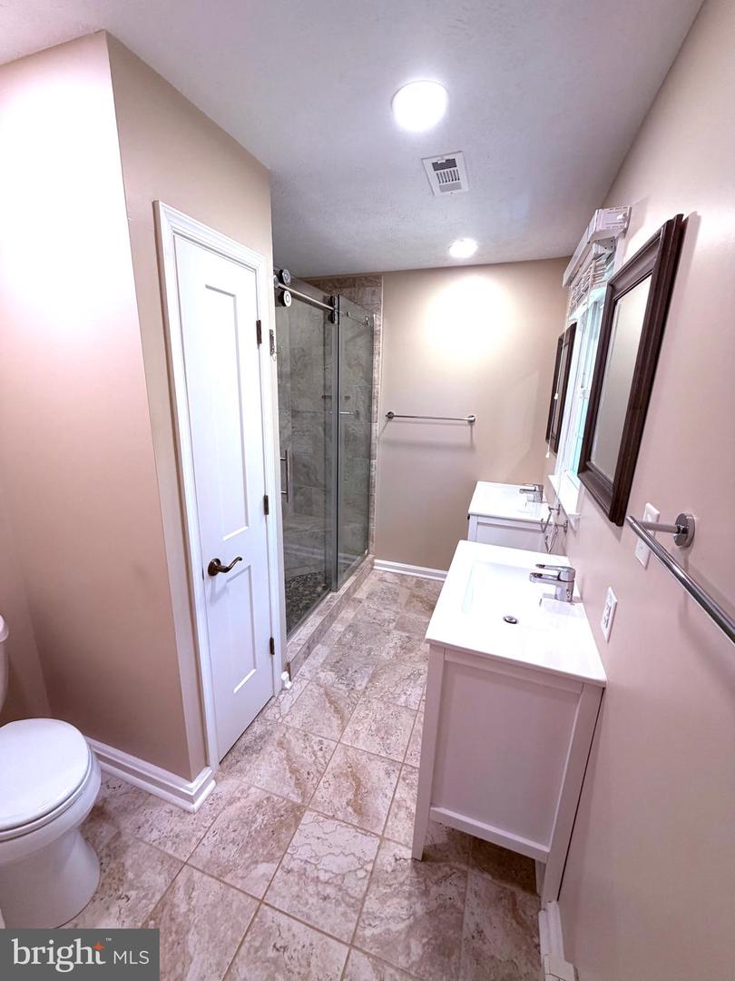405 Spring Valley Dr Property Photo 23