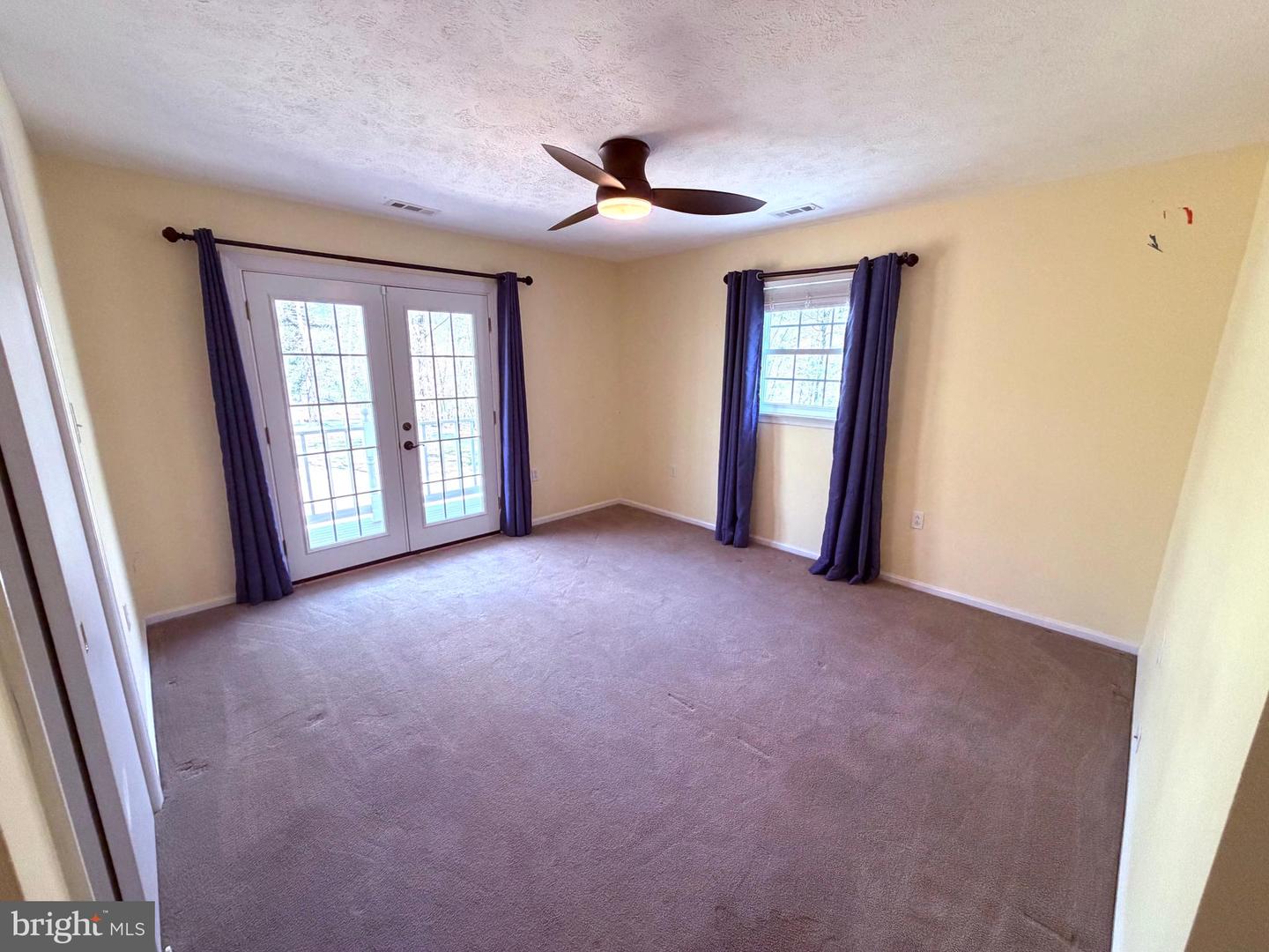 405 Spring Valley Dr Property Photo 26