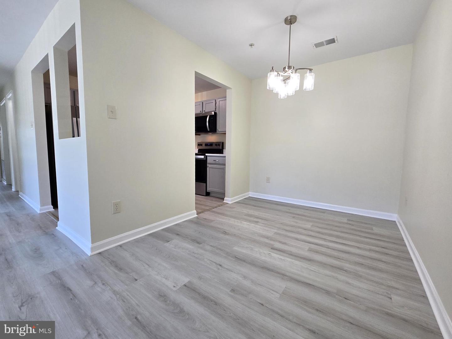 136-8 Brookland Ct #8 Property Photo 12