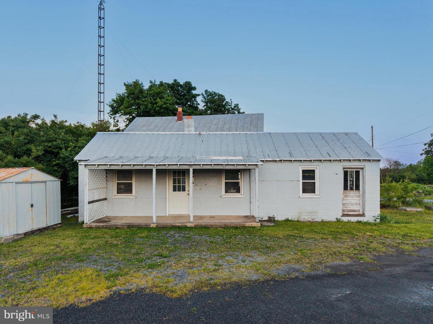 2974 Martinsburg Property Photo 4