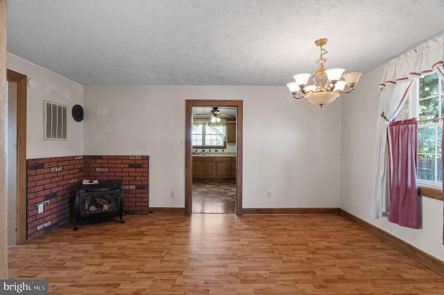 2974 Martinsburg Property Photo 5