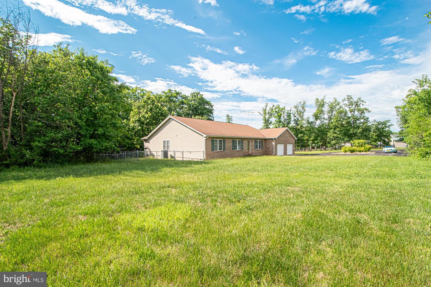 1001 N Timber Ridge Rd Property Photo 2