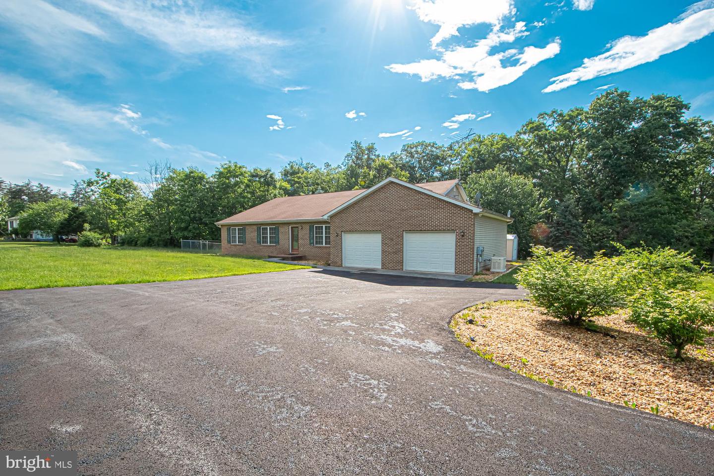 1001 N Timber Ridge Rd Property Photo 4
