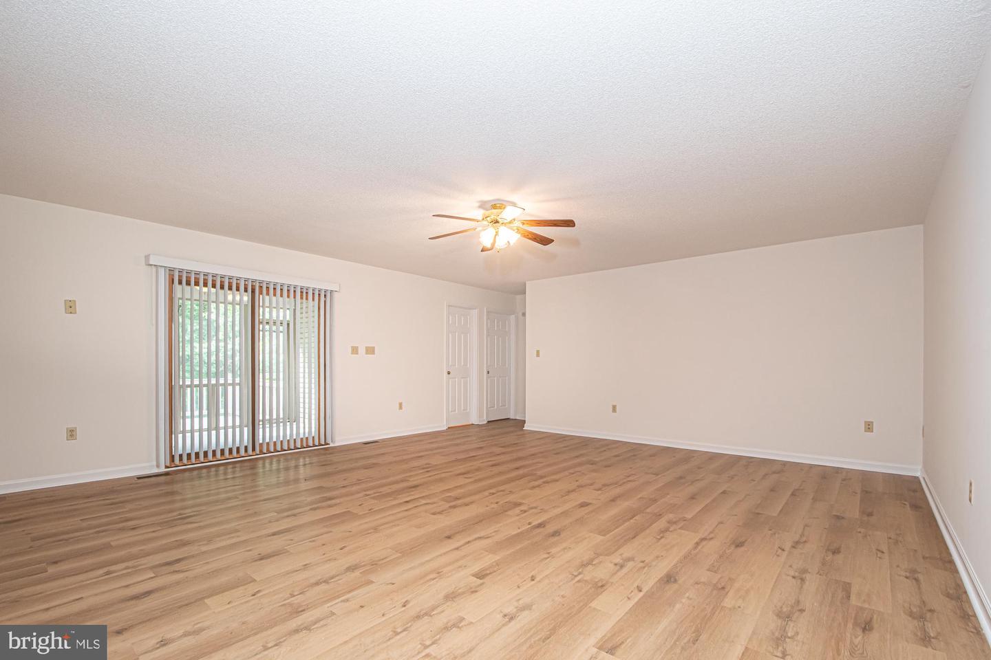 1001 N Timber Ridge Rd Property Photo 6