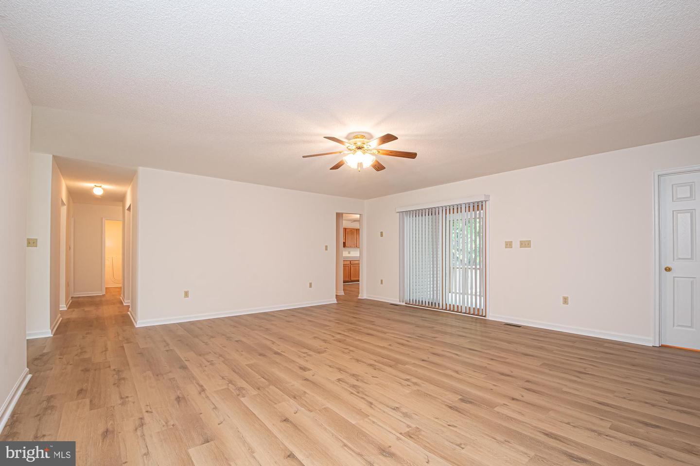 1001 N Timber Ridge Rd Property Photo 8