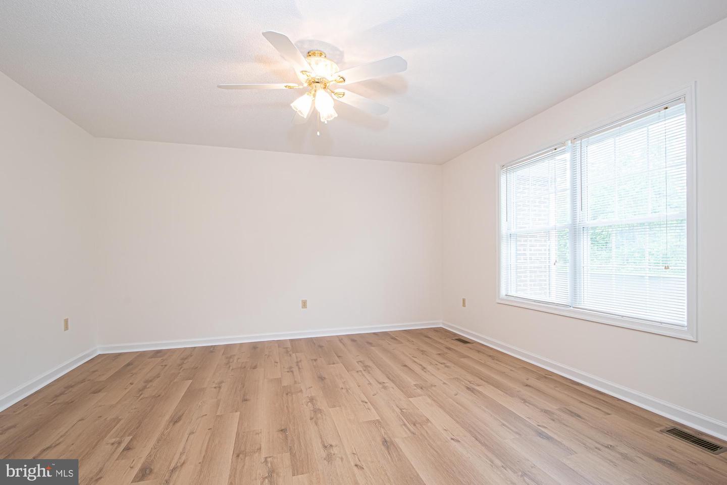 1001 N Timber Ridge Rd Property Photo 10