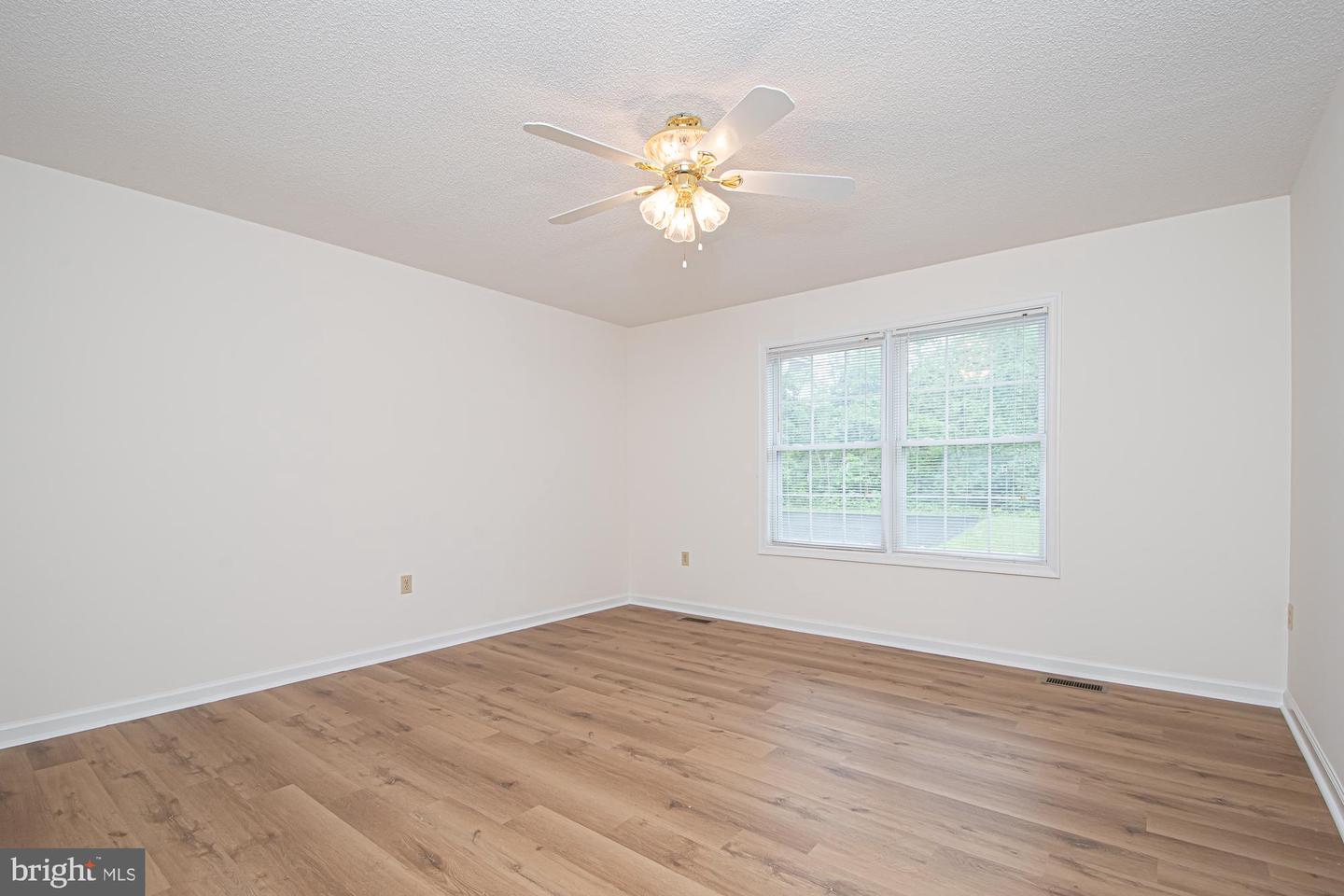 1001 N Timber Ridge Rd Property Photo 11
