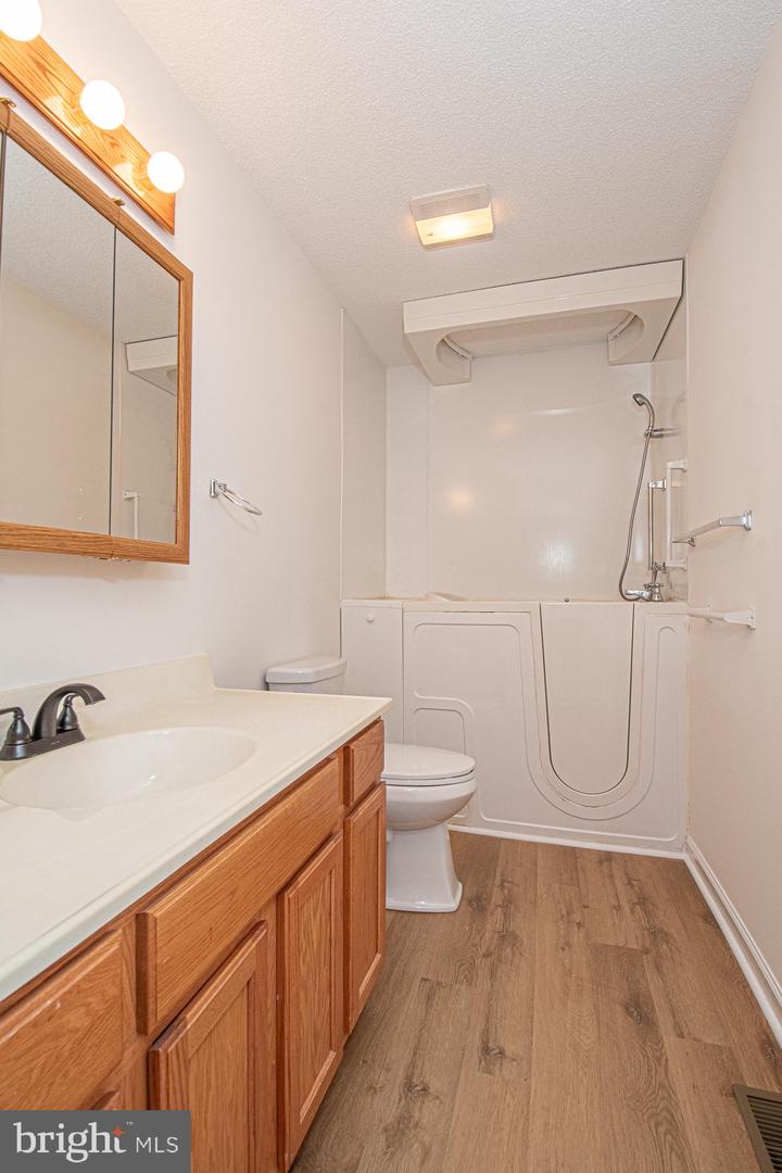 1001 N Timber Ridge Rd Property Photo 52