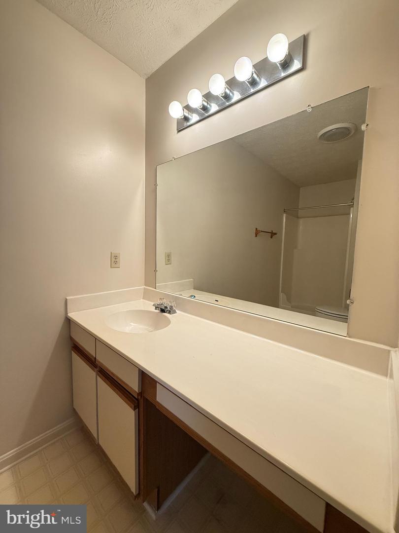 328 Tudor Dr Property Photo 11
