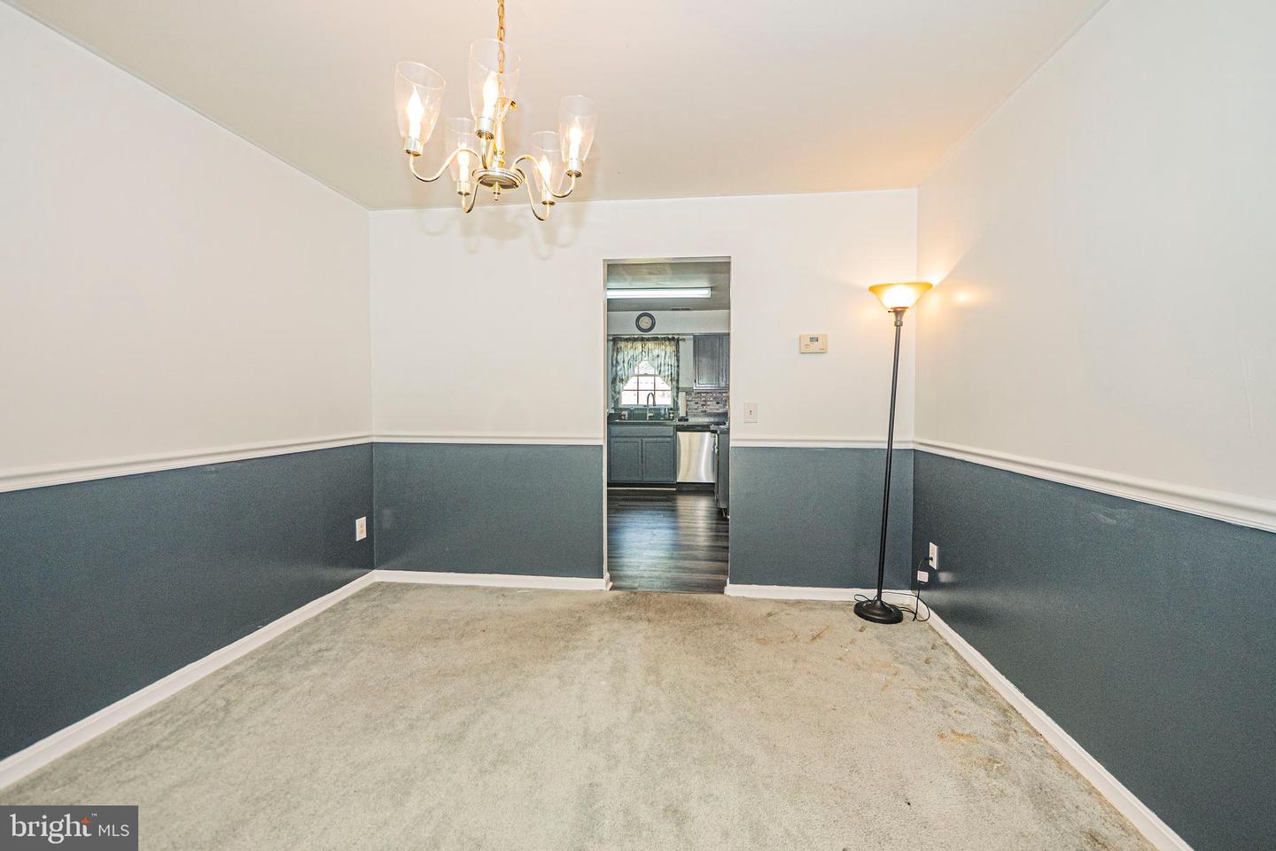 123 Etnam St Property Photo 4