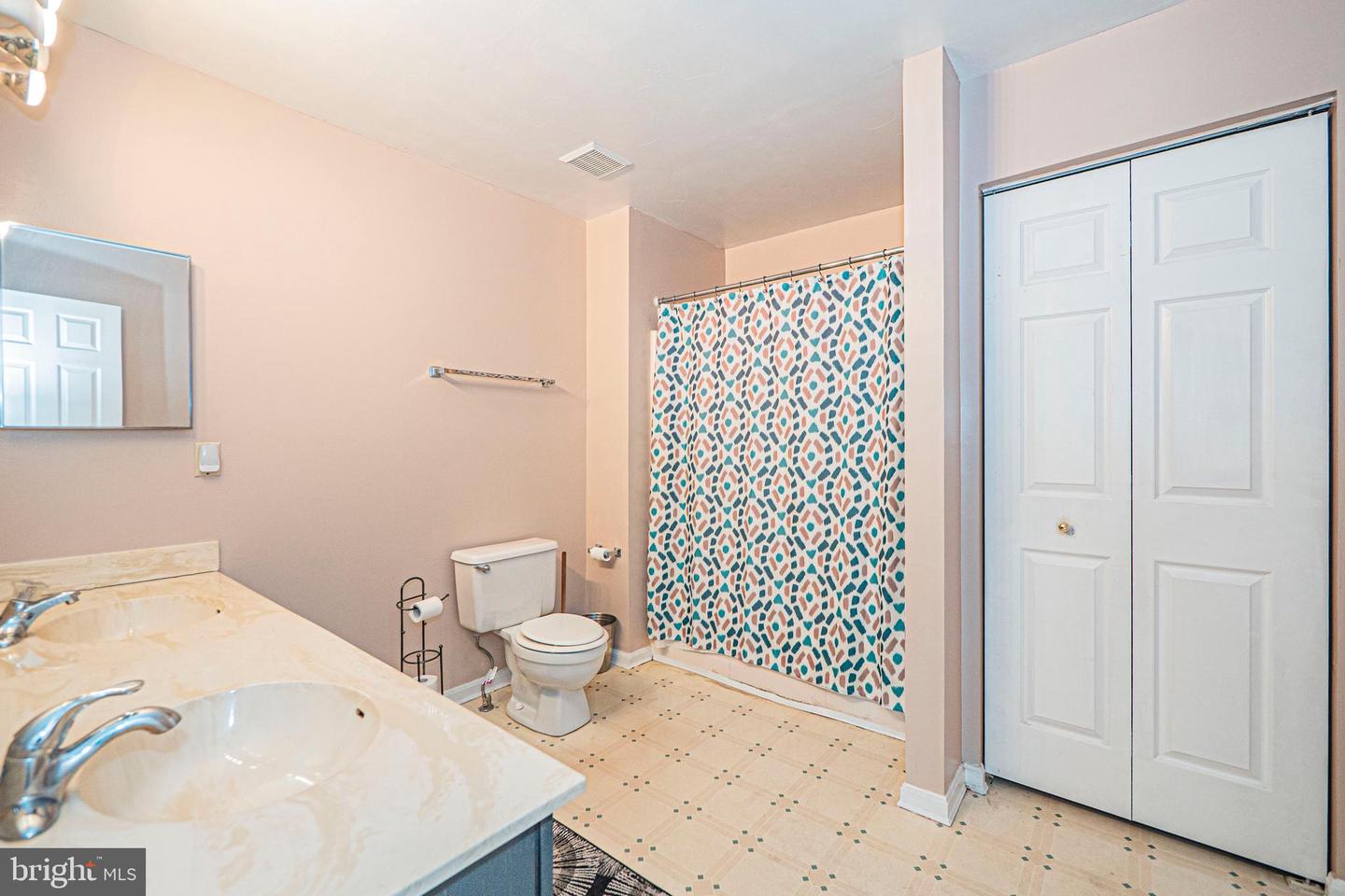 123 Etnam St Property Photo 22