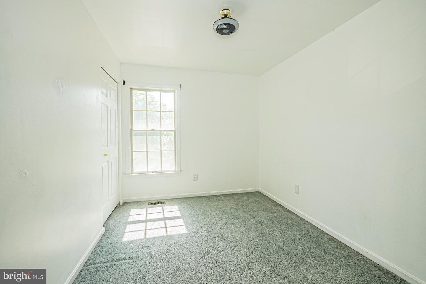 123 Etnam St Property Photo 24