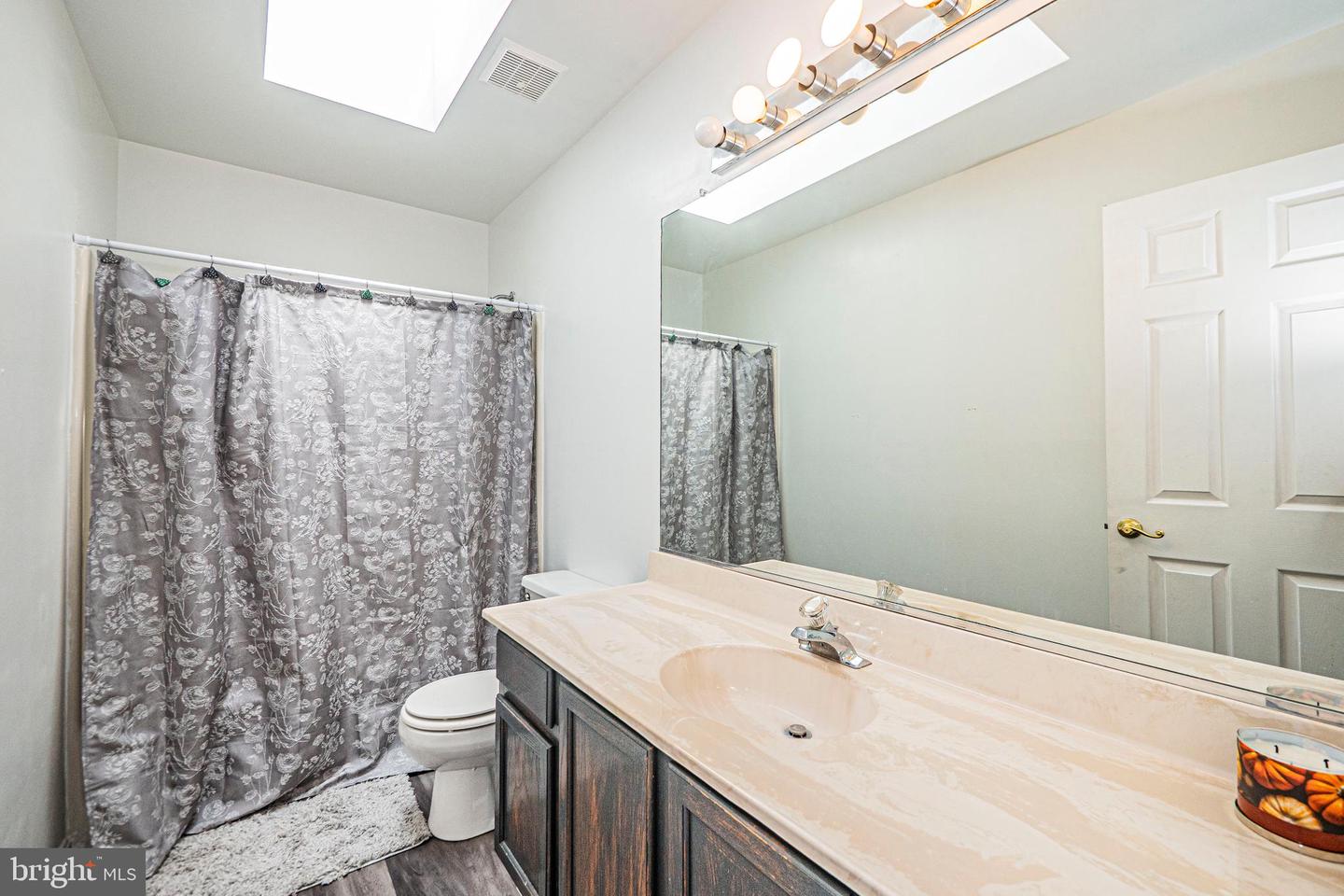 123 Etnam St Property Photo 26