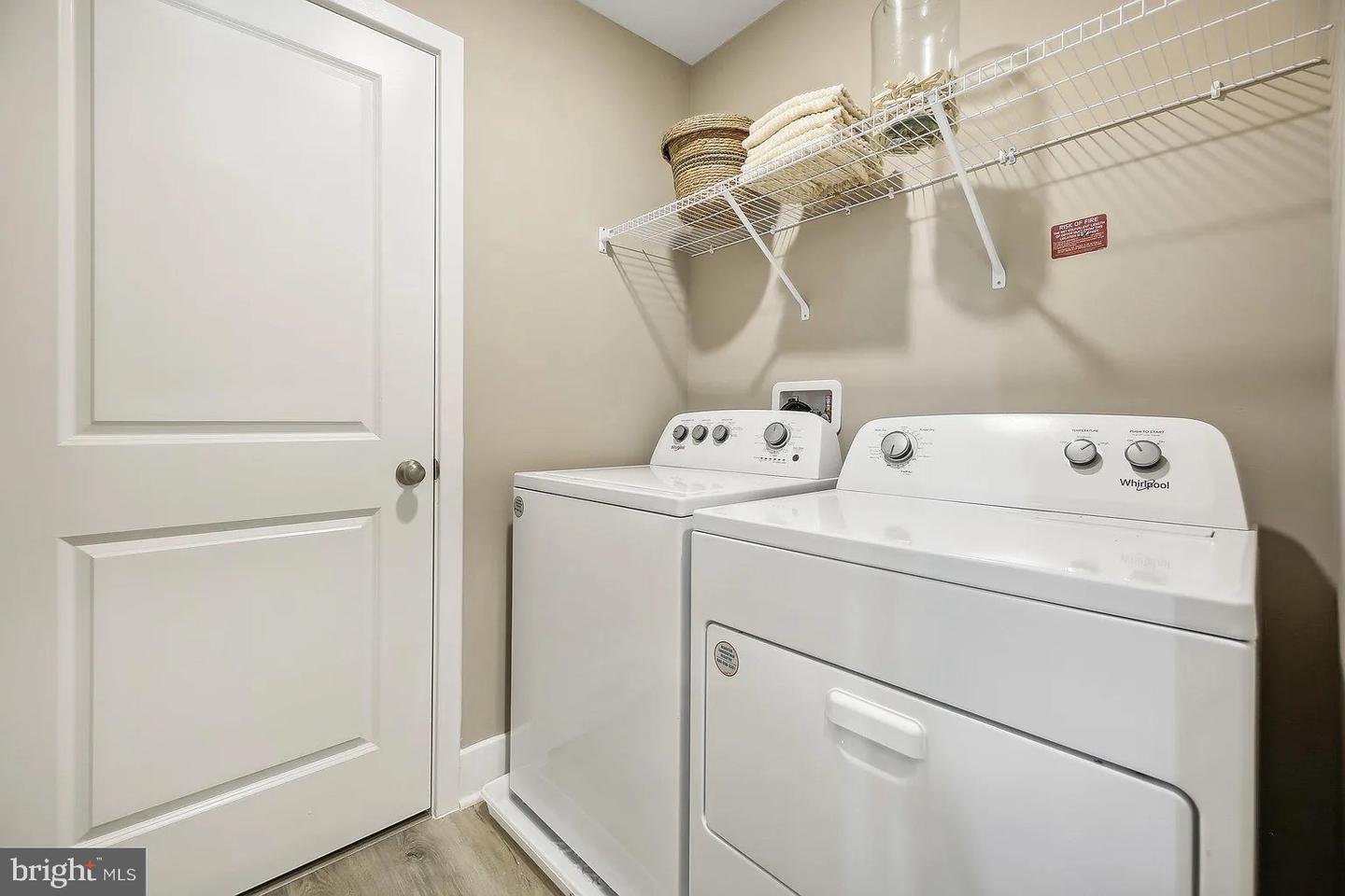 111 Charing Cross Dr Property Photo 28
