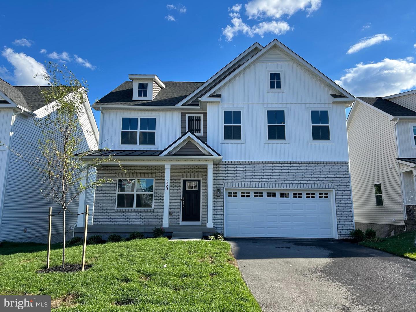 133 Wappinger Ter Property Photo 1