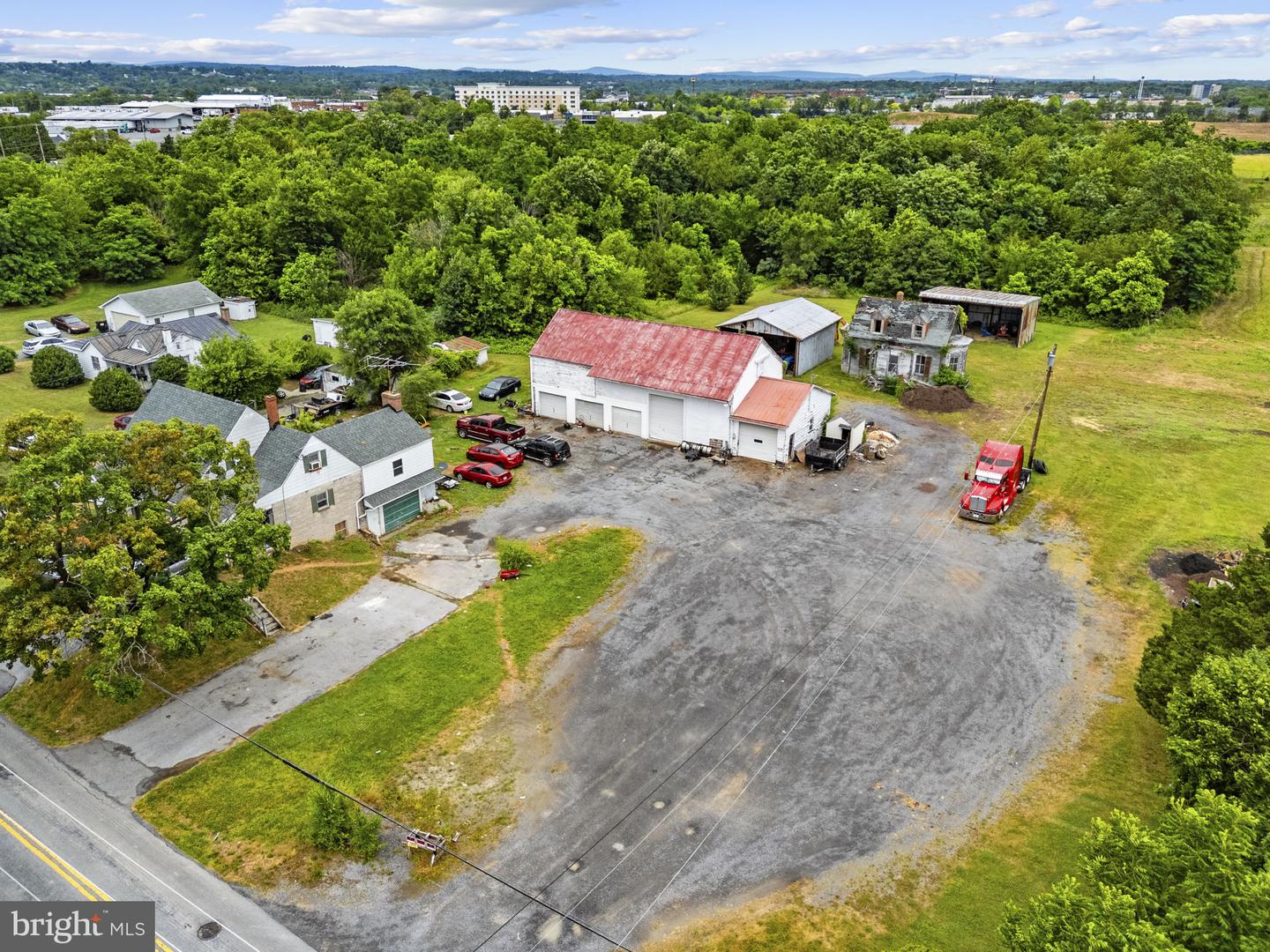135 & 171 Bufflick Rd Property Photo 11