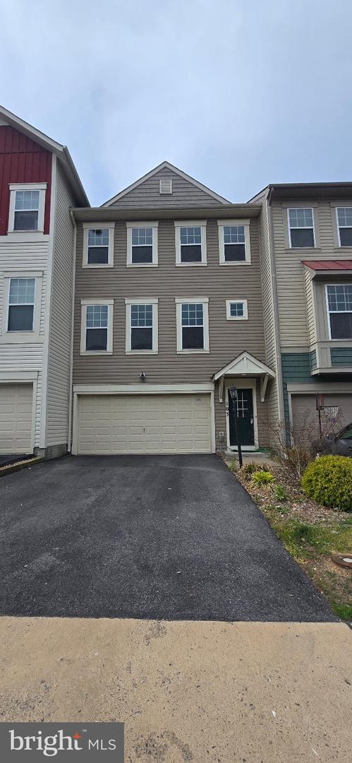 103 Argyle Ct Property Photo 2