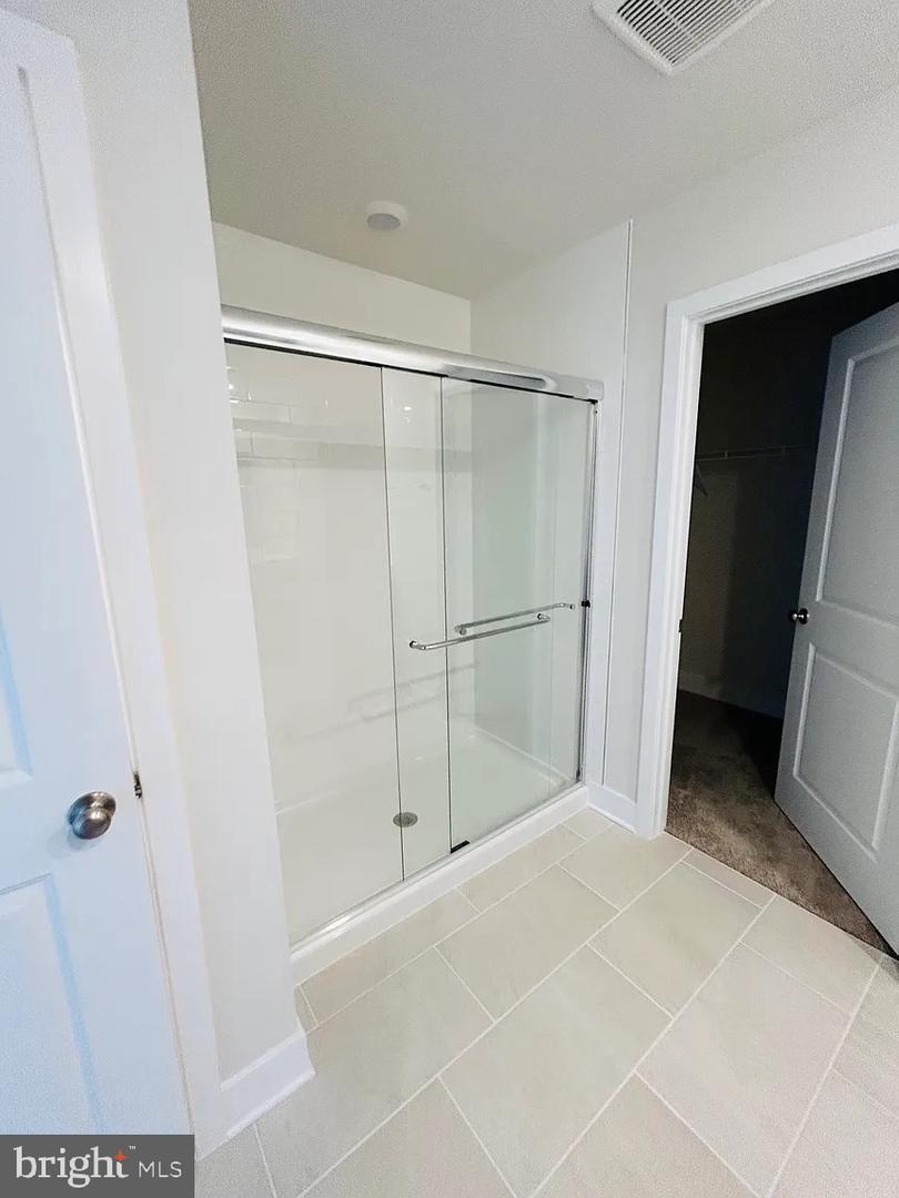 128 Wappinger Ter Property Photo 7