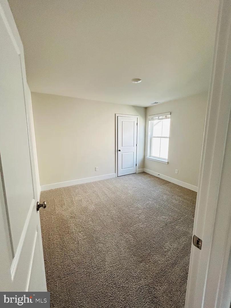 128 Wappinger Ter Property Photo 8