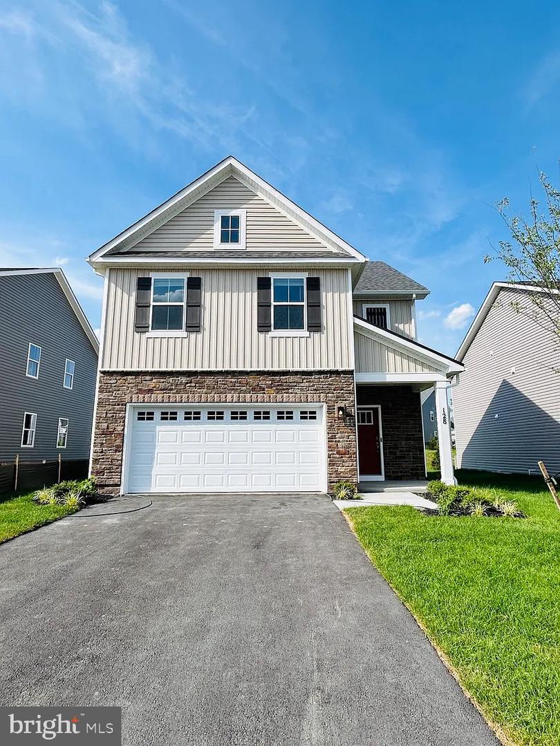 128 Wappinger Ter Property Photo 12