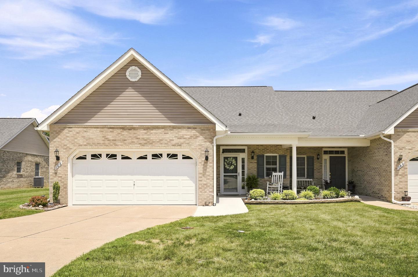 108 BAYBERRY CT