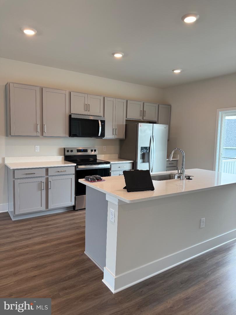 178 Sioux Loop Property Photo 3