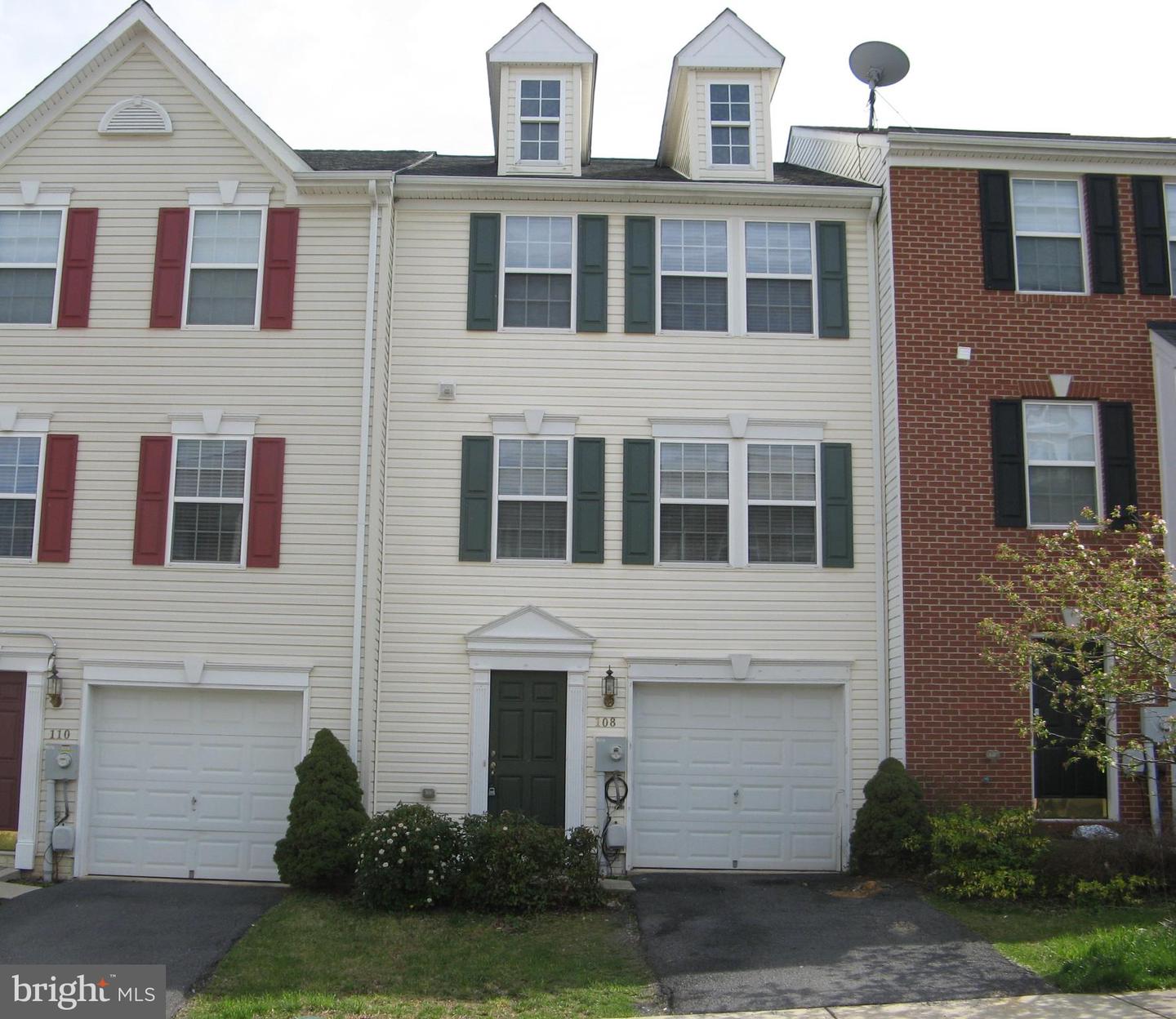 108 Monticello Sq Property Photo 2