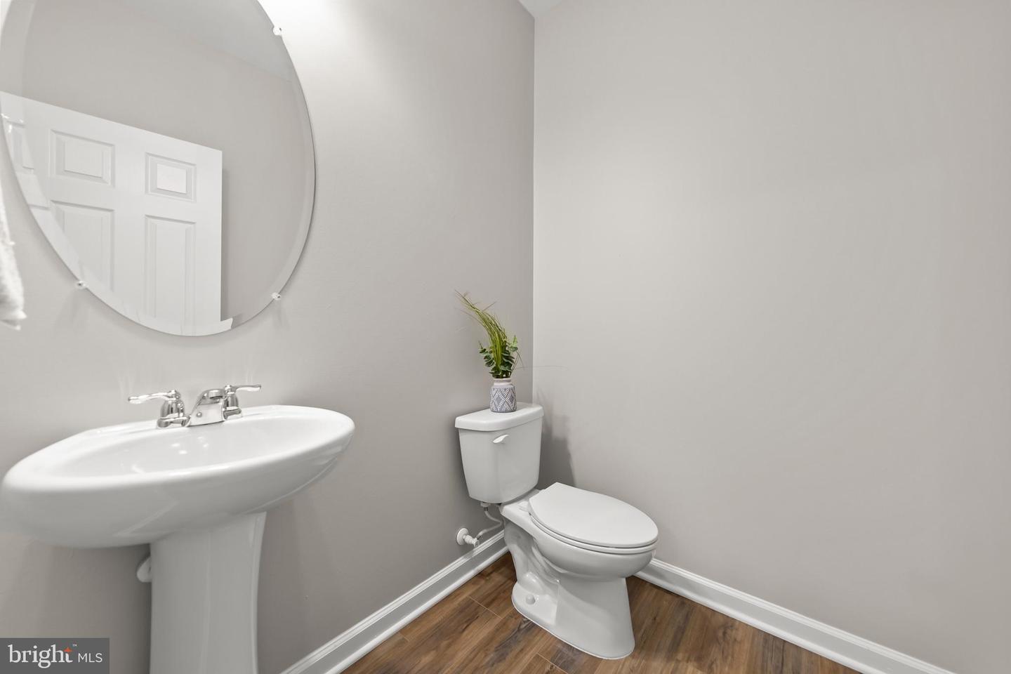 107 Norwich Ct Property Photo 18