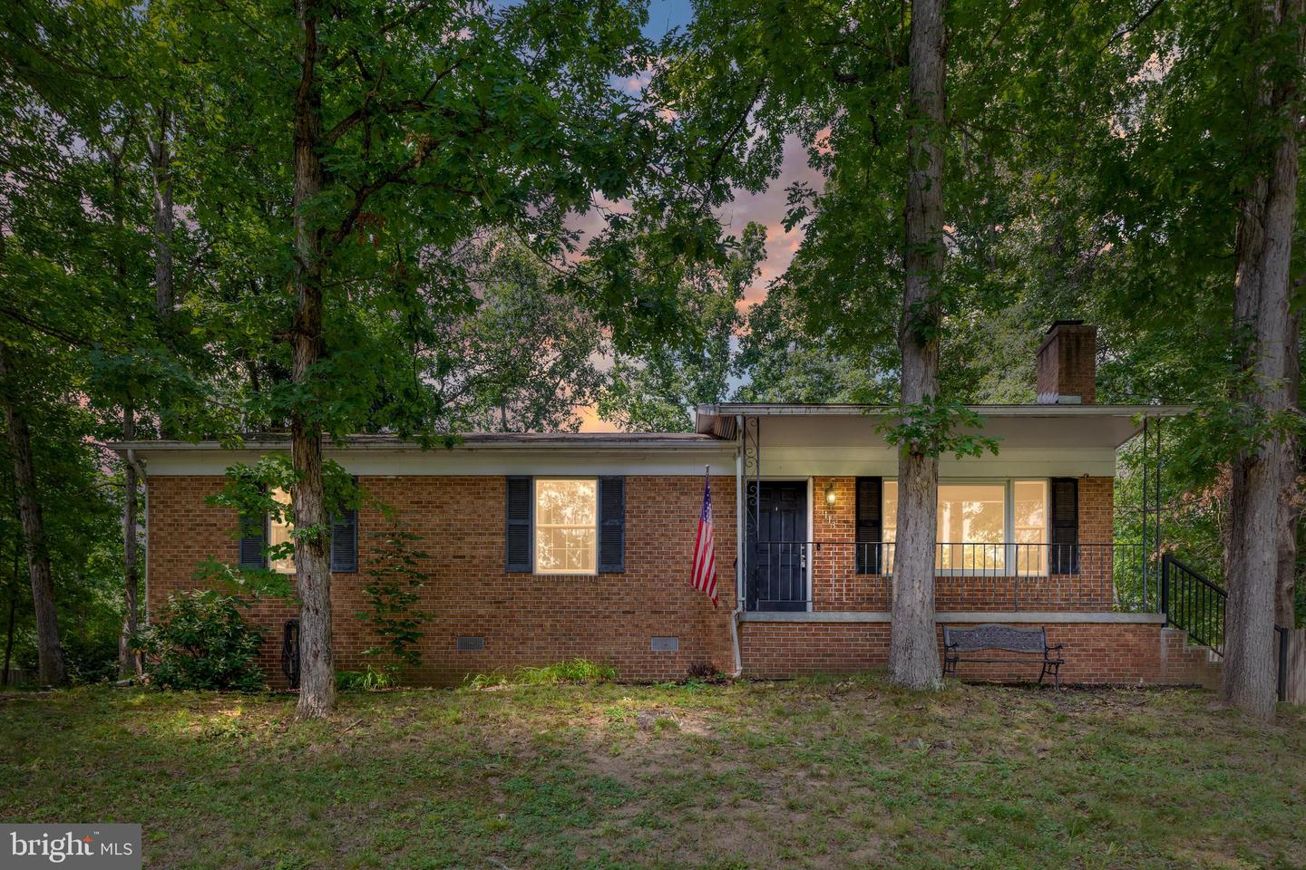 113 Lakewood Dr Property Photo 1