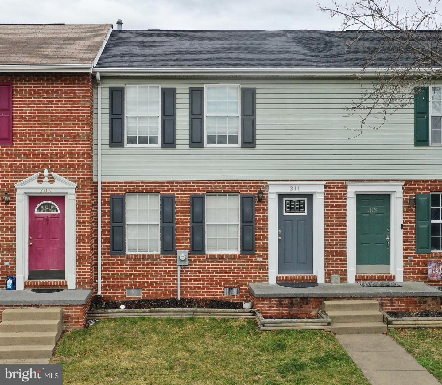 311 WILLOWBROOK CT Property Photo 1