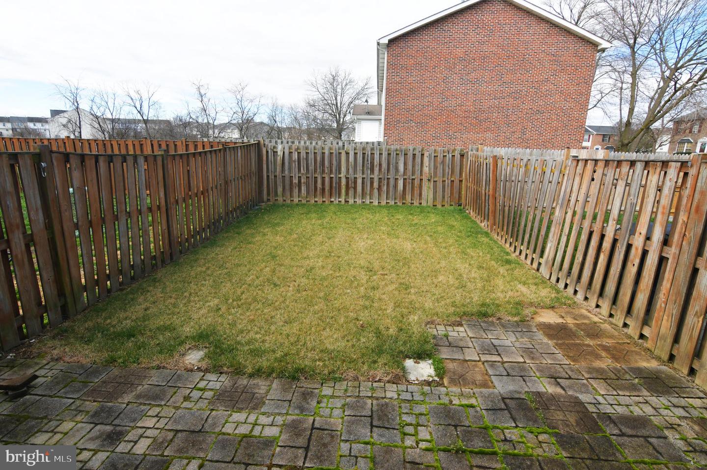 311 Willowbrook Ct Property Photo 6