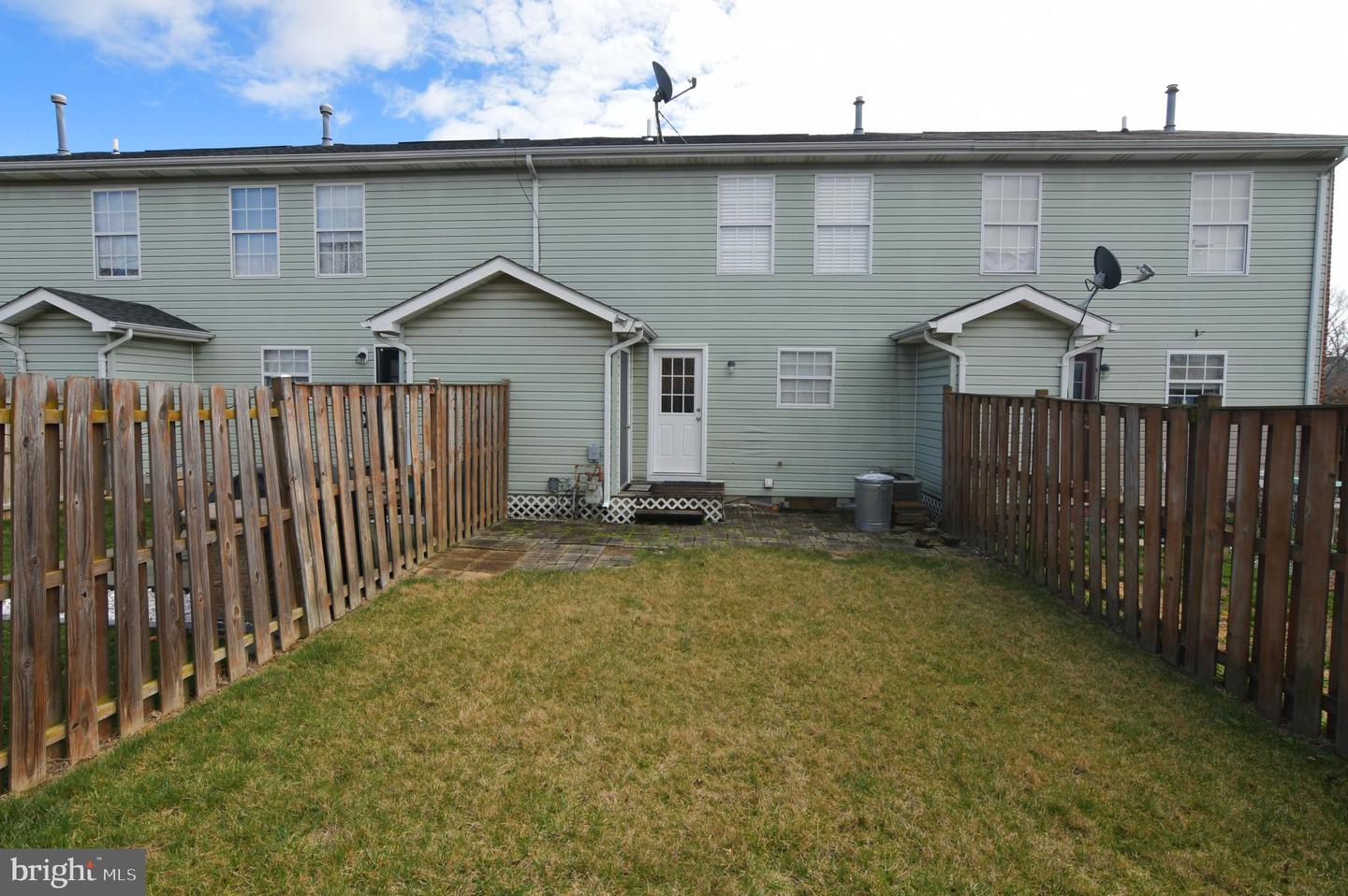 311 Willowbrook Ct Property Photo 7