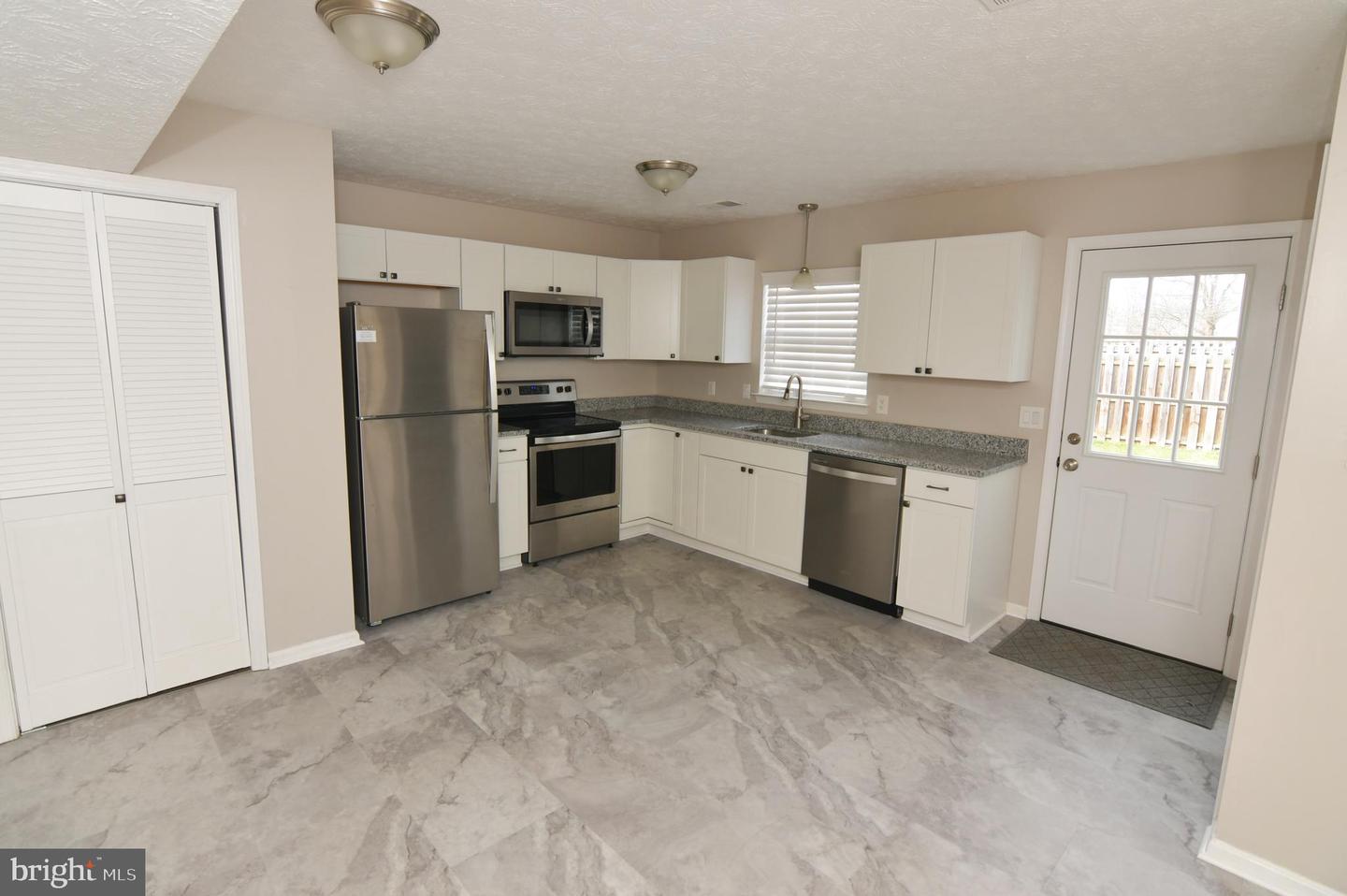 311 Willowbrook Ct Property Photo 10