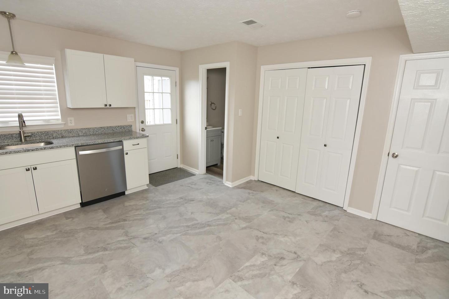 311 Willowbrook Ct Property Photo 12