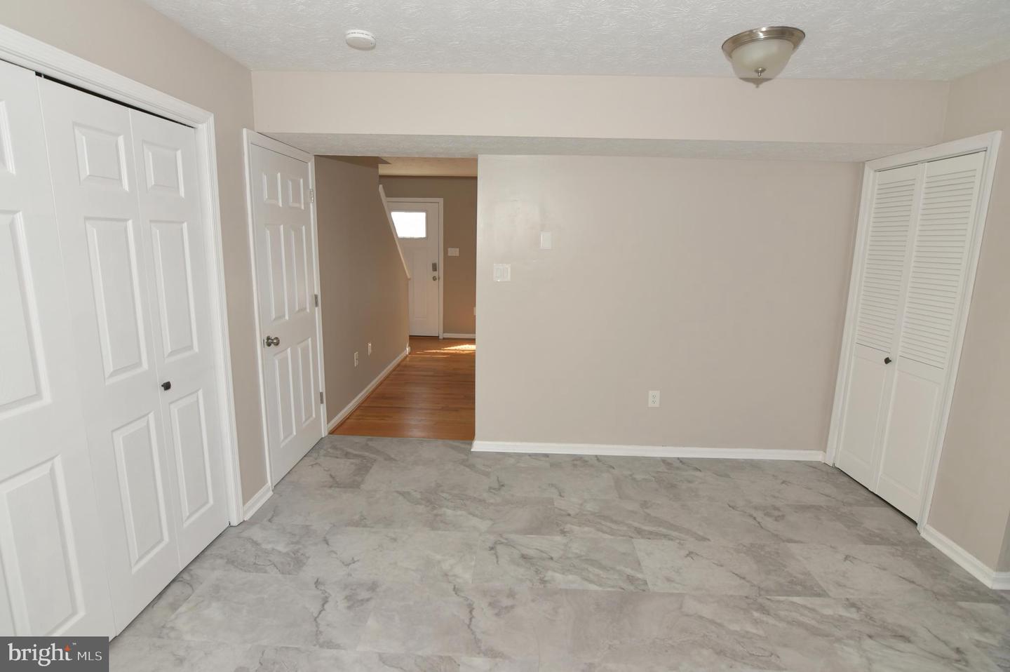 311 Willowbrook Ct Property Photo 13
