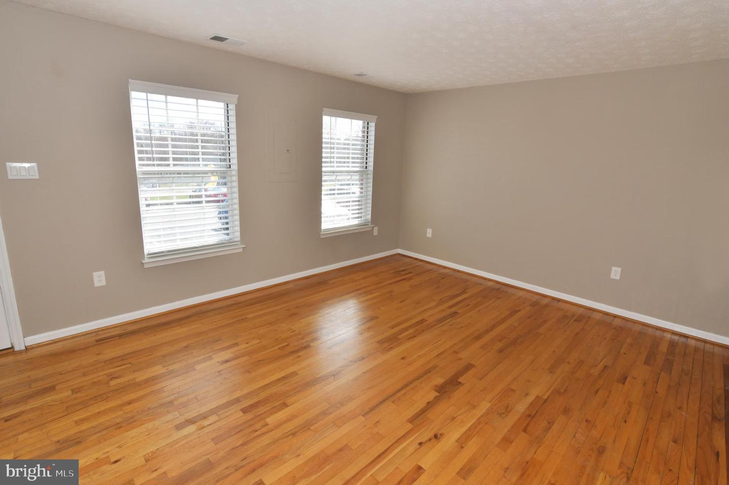 311 Willowbrook Ct Property Photo 16