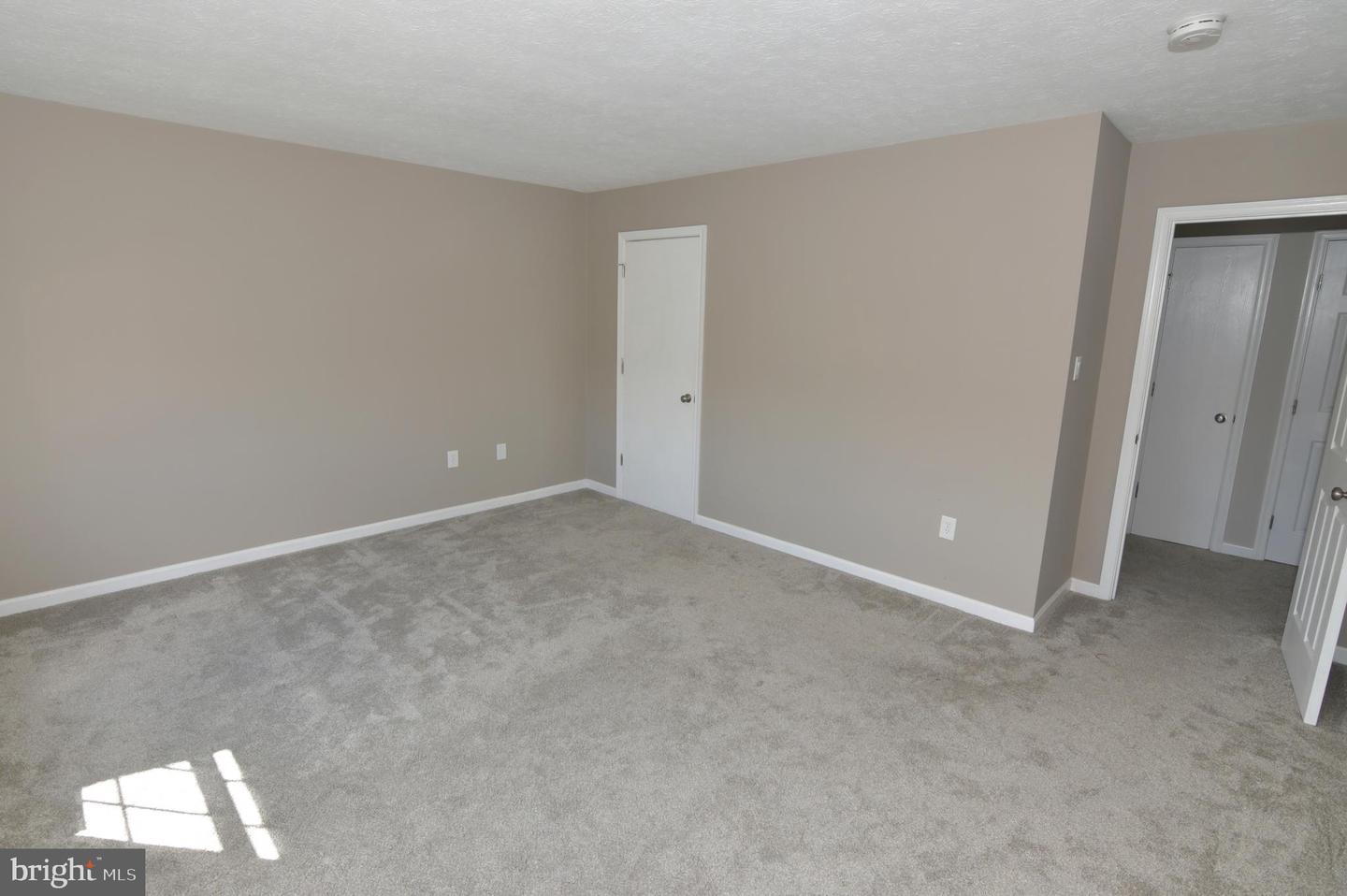 311 Willowbrook Ct Property Photo 22