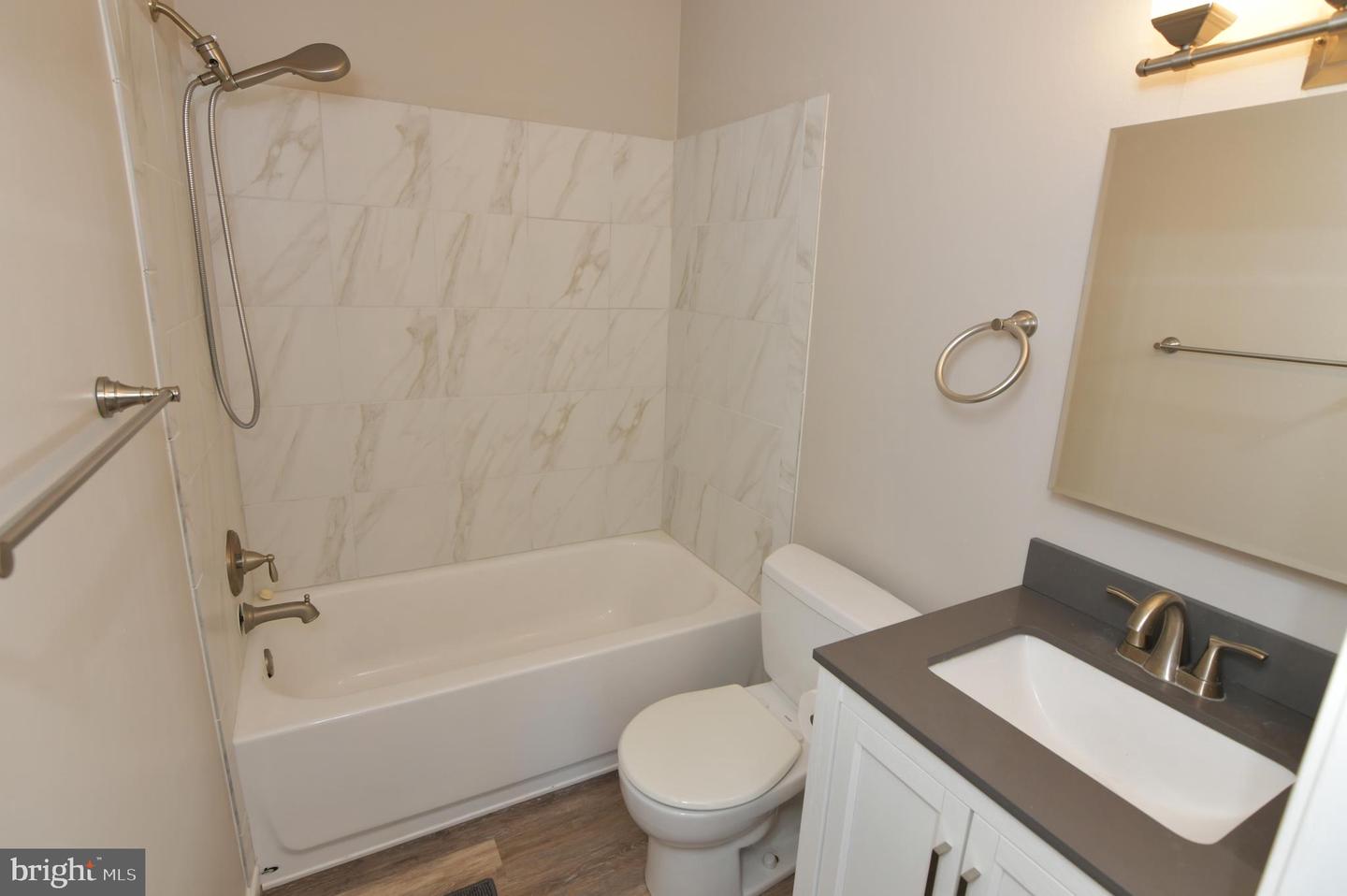 311 Willowbrook Ct Property Photo 27