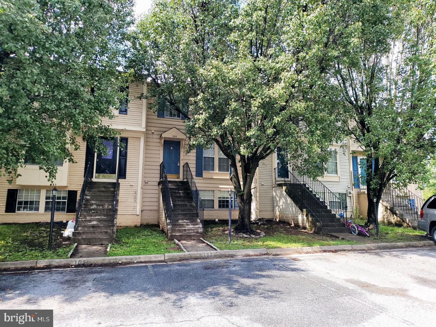 104 Township Ct Property Photo 1