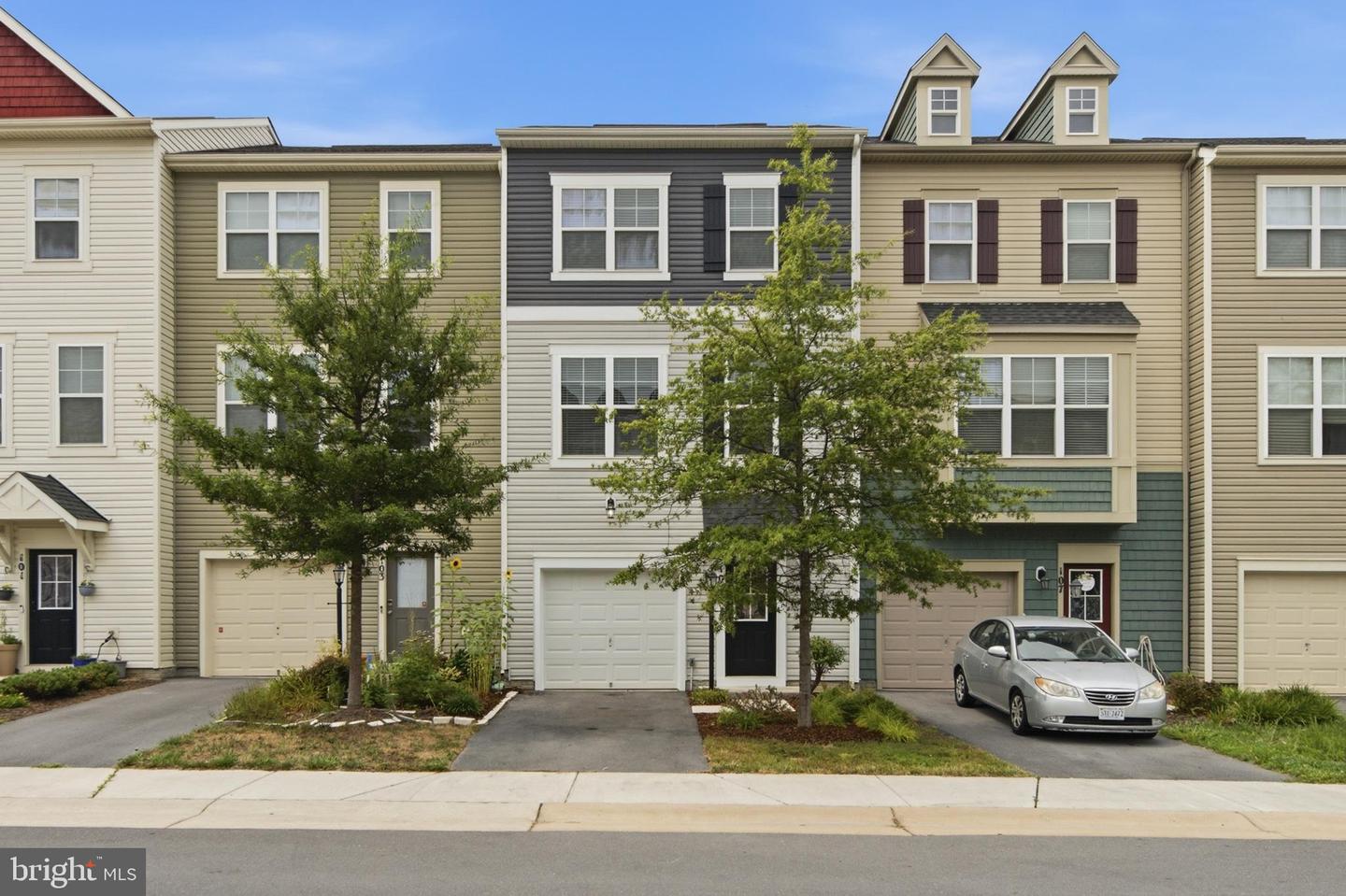 105 FADING STAR CT Property Photo 1