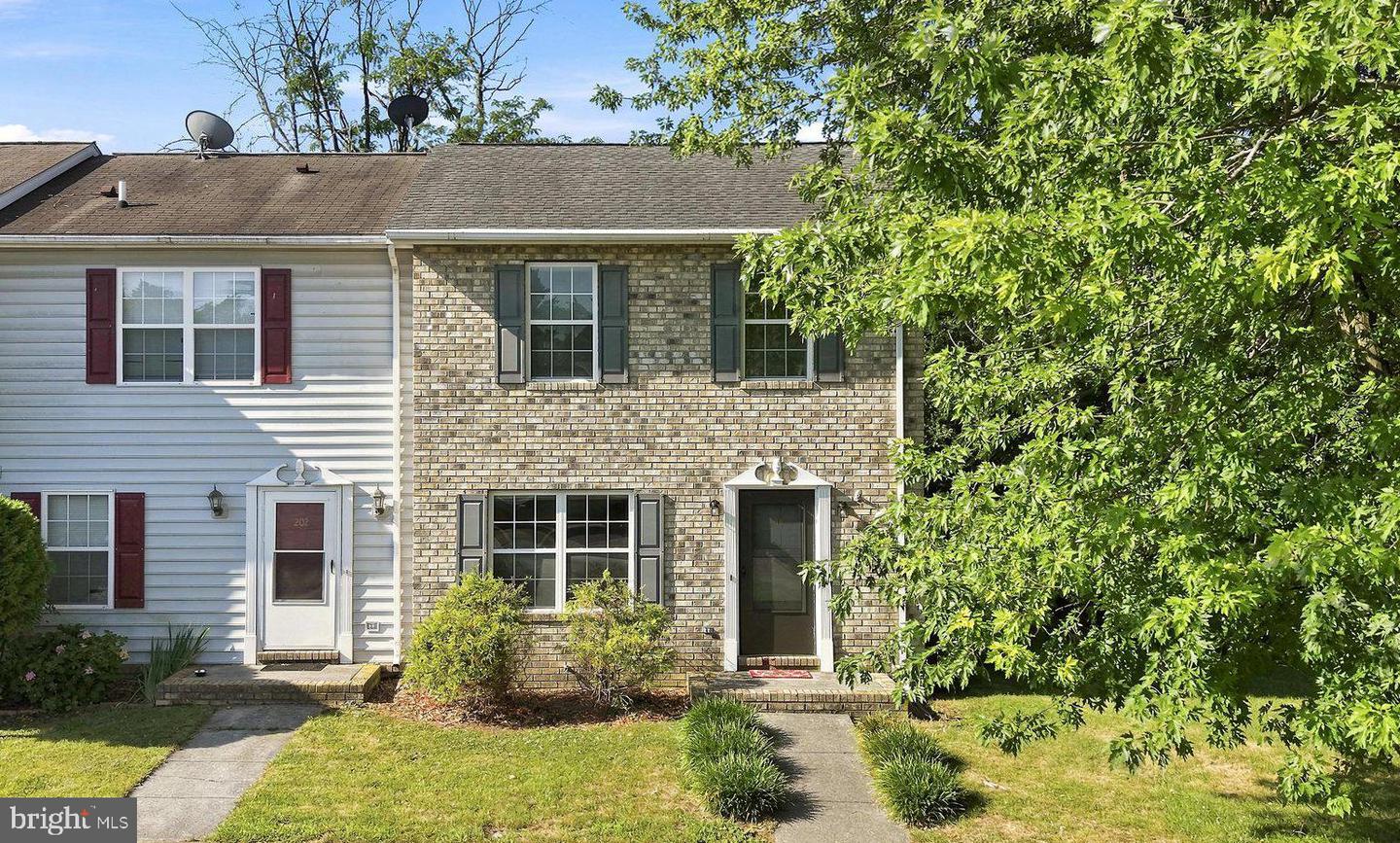 200 FREETON CT