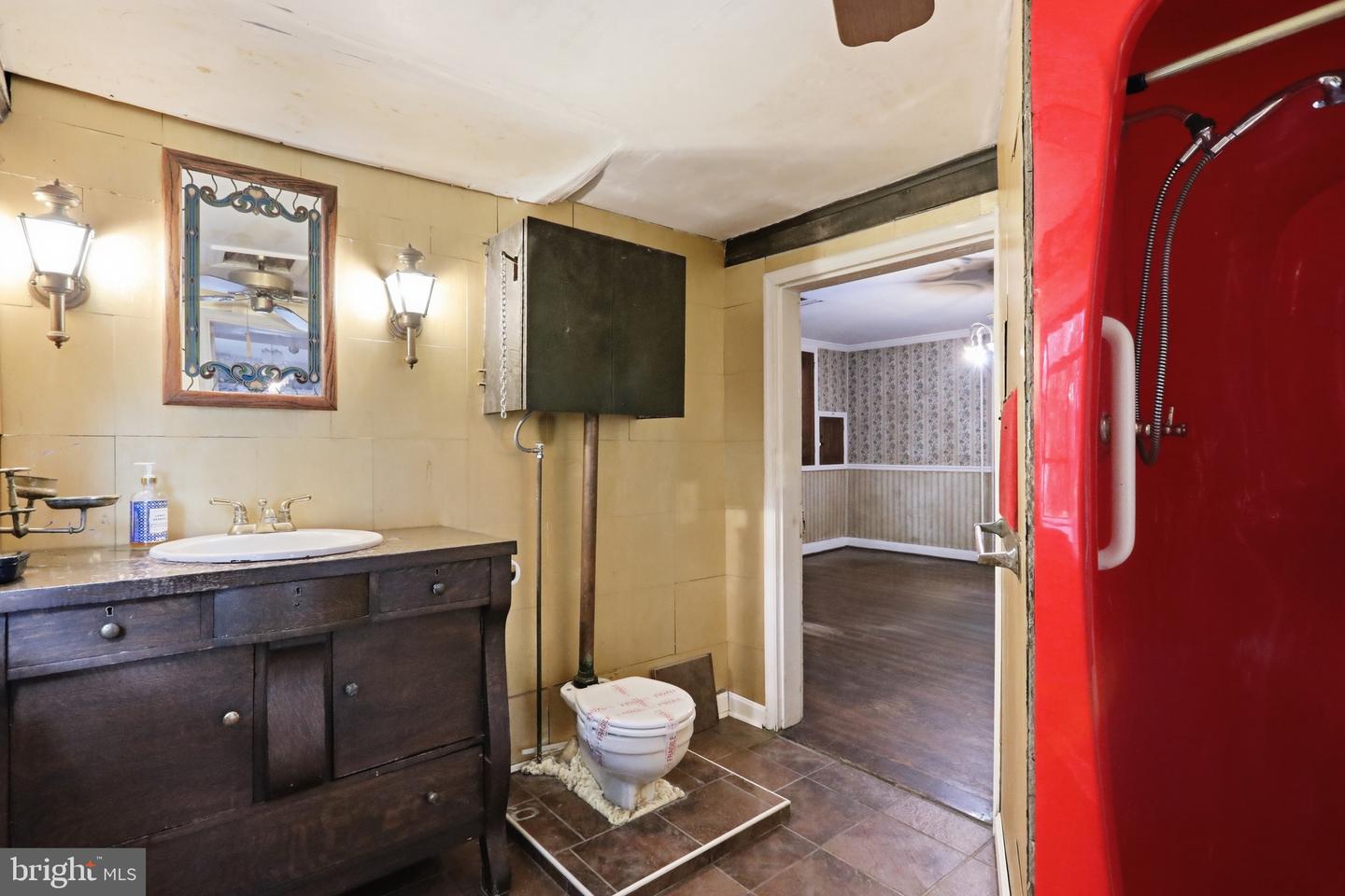 7927 Main St Property Photo 18