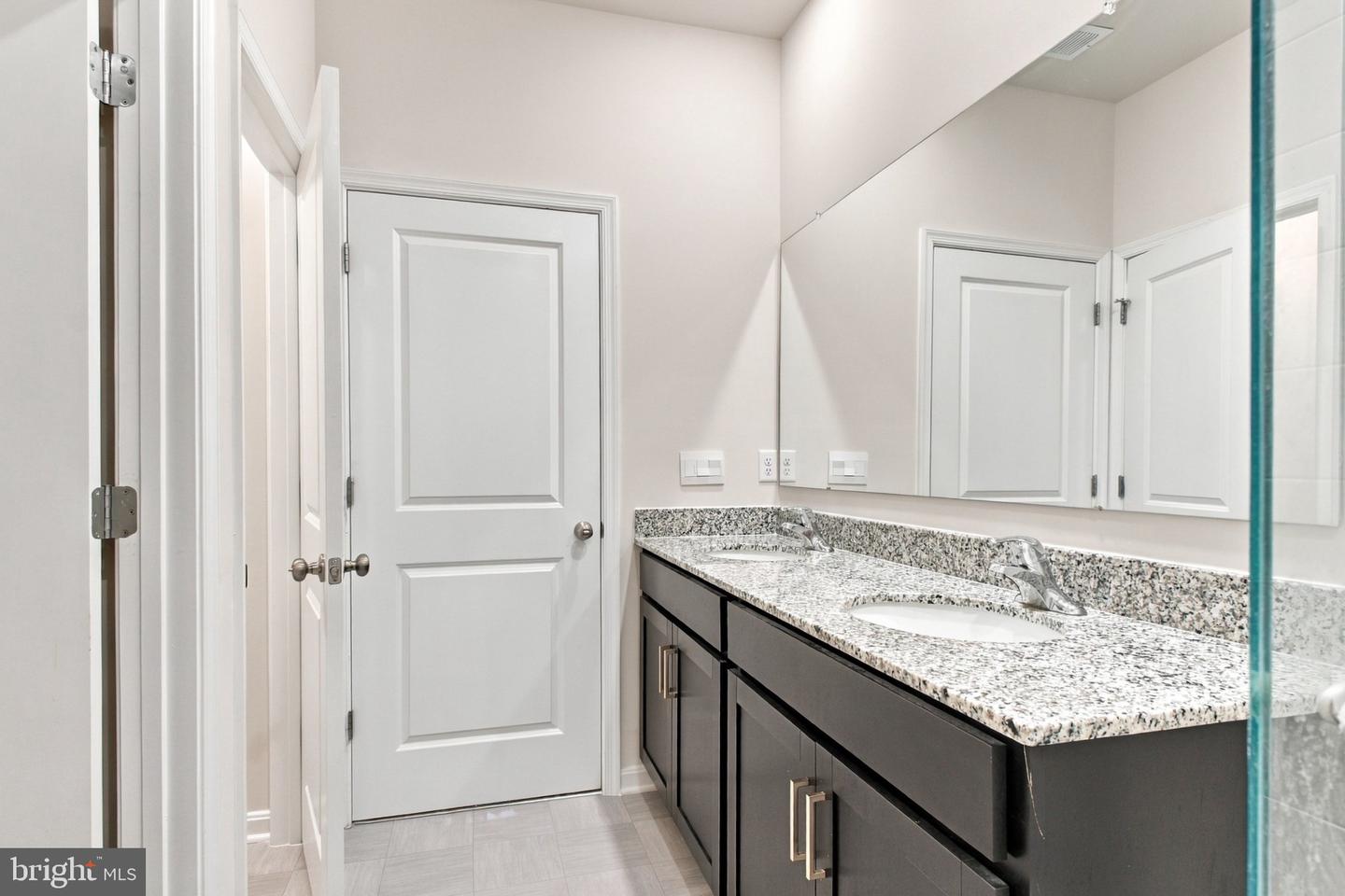 124 Clerkenwell Property Photo 40