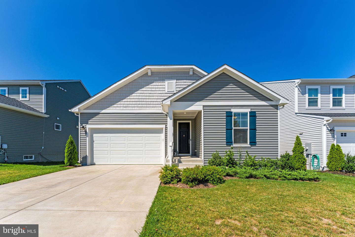 114 CURTAIN FALL DR