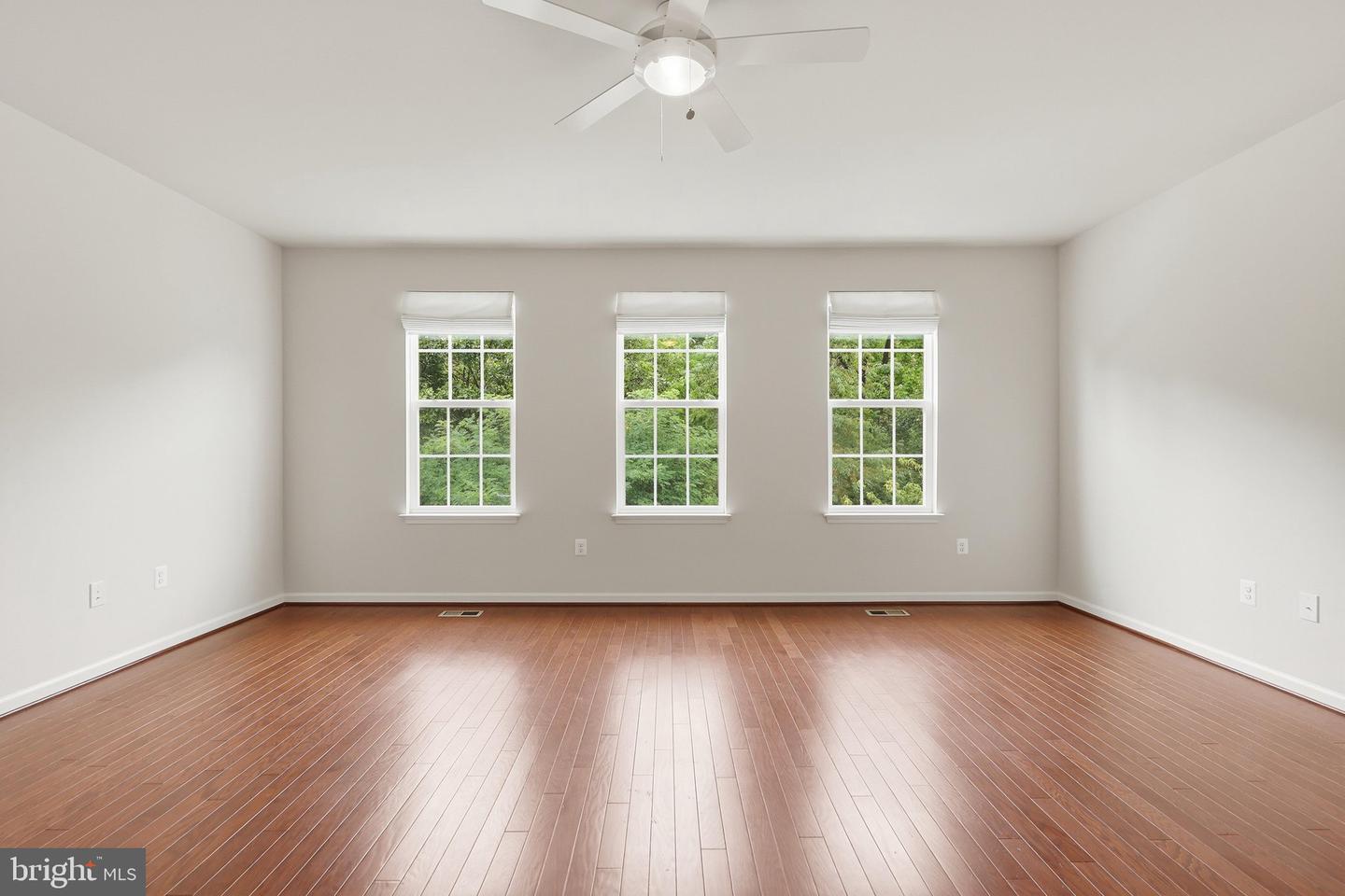 131 Farmhouse Ct Property Photo 4