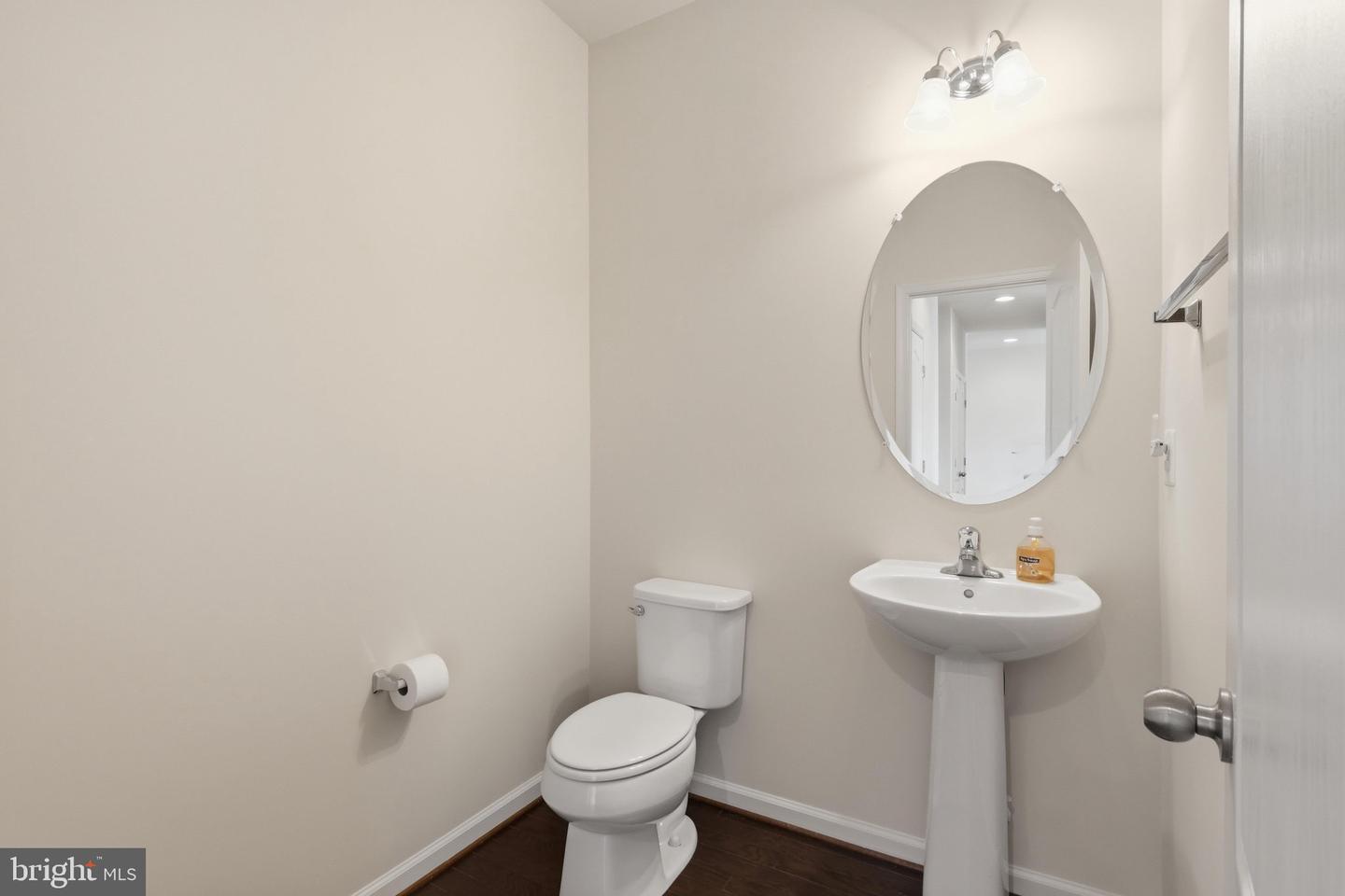 131 Farmhouse Ct Property Photo 24