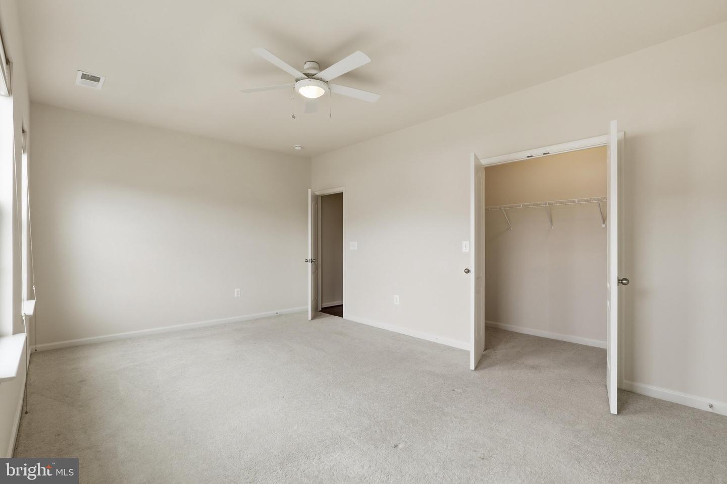 131 Farmhouse Ct Property Photo 28